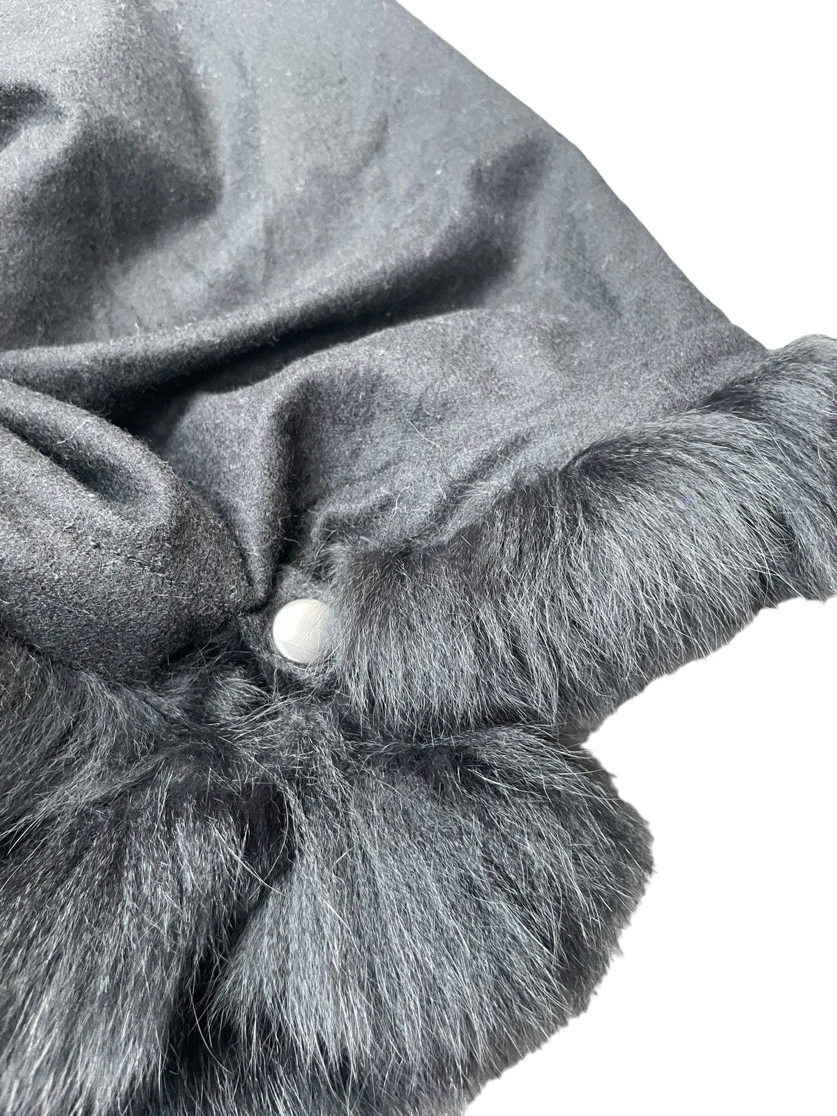 Designer Saga Fur Cashmere Blue Fox Cape Size M / US 6-8 / IT 42-44 - 4 Thumbnail