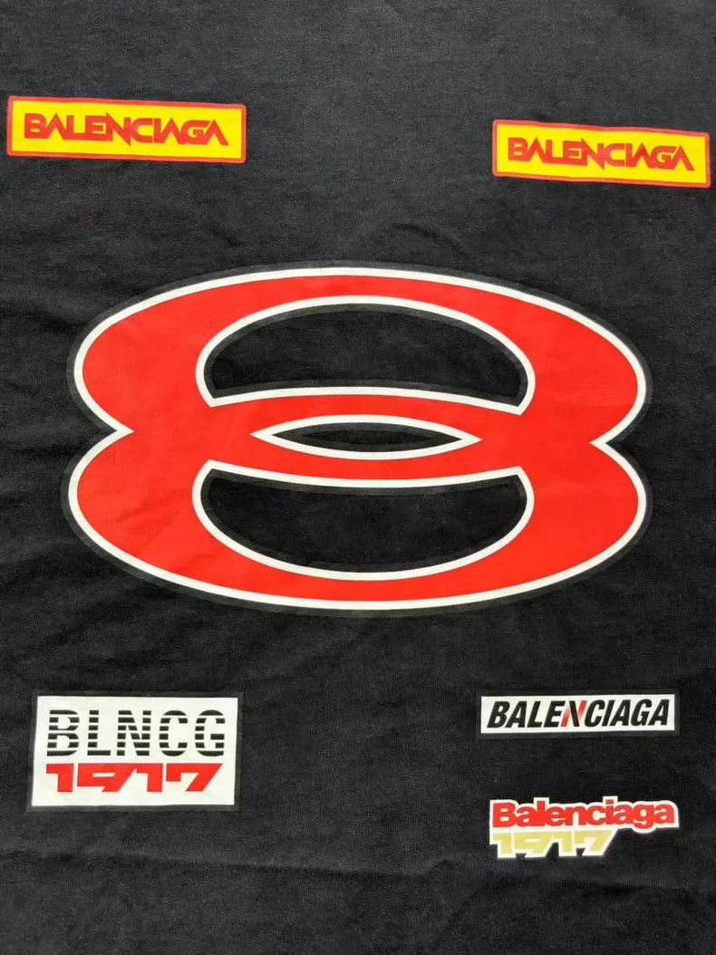 Balenciaga Balenciaga Printed cotton short sleeve tee in a loose-fitt Size US M / EU 48-50 / 2 - 3 Thumbnail