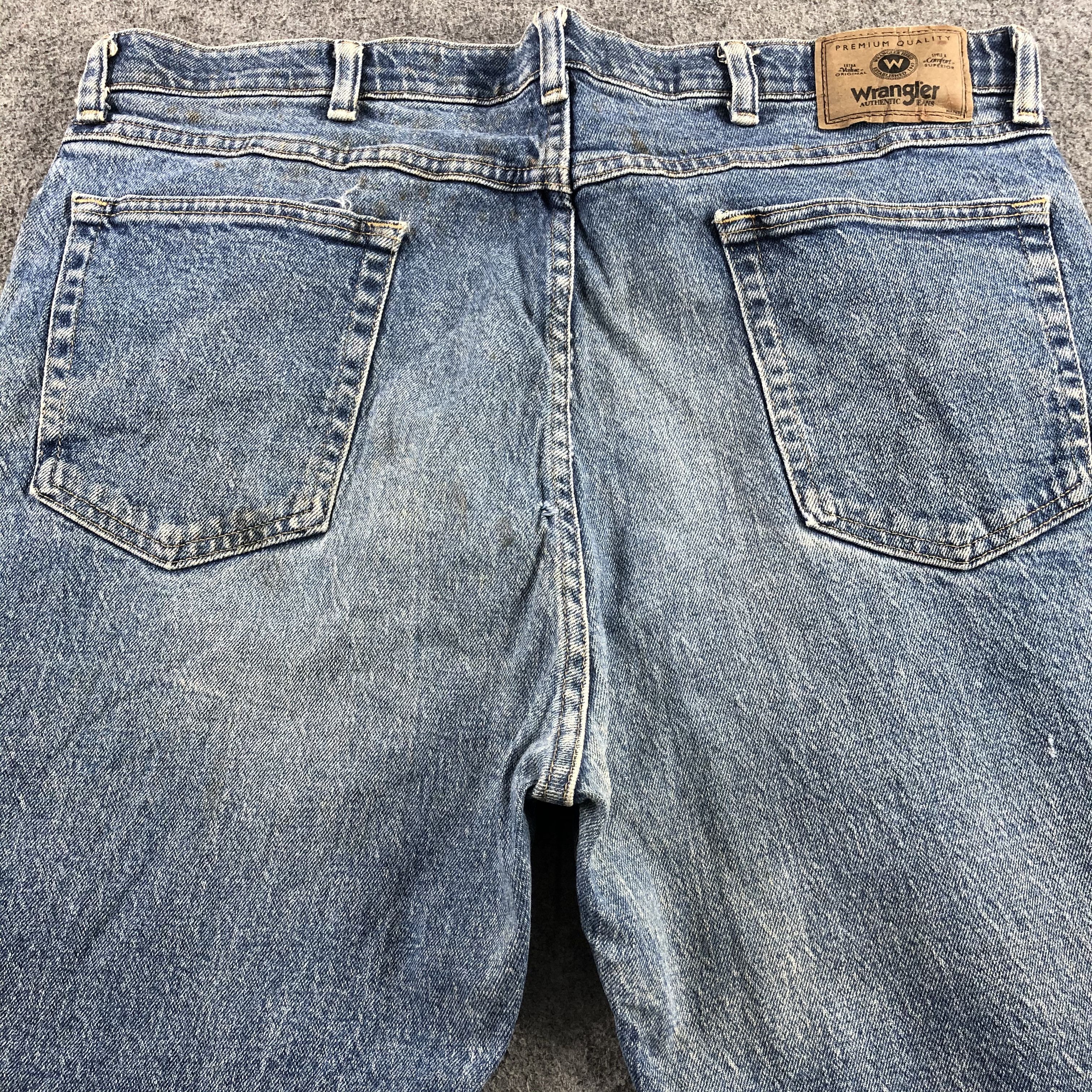 Vintage Vintage Blue Wash Wrangler Jeans-J2431 Size US 37 - 4 Thumbnail