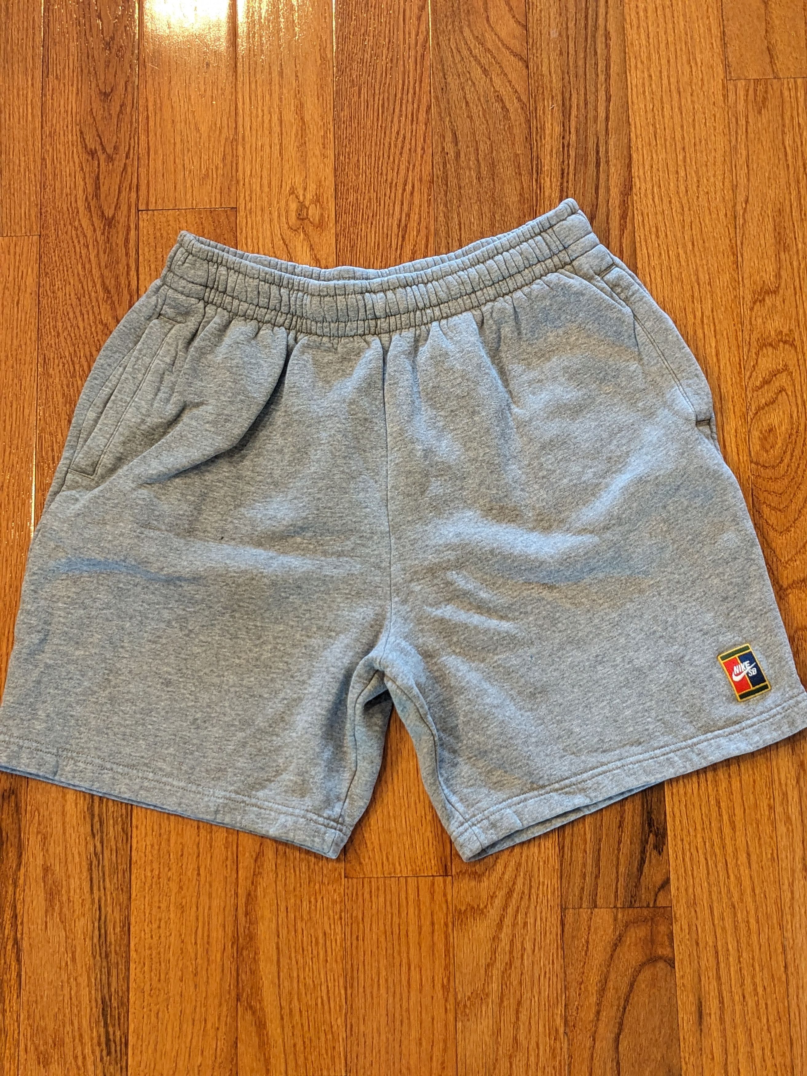 Nike SB Nike SB Court Fleece Skate Gray Medium Sweatpants Shorts Size US 30 / EU 46 - 1 Thumbnail