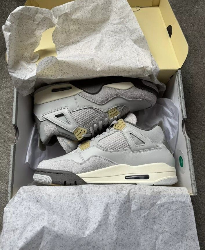 image of Air Jordan 4 Craft Photon Dust Shoes in Grey, Men's (Size 11)
