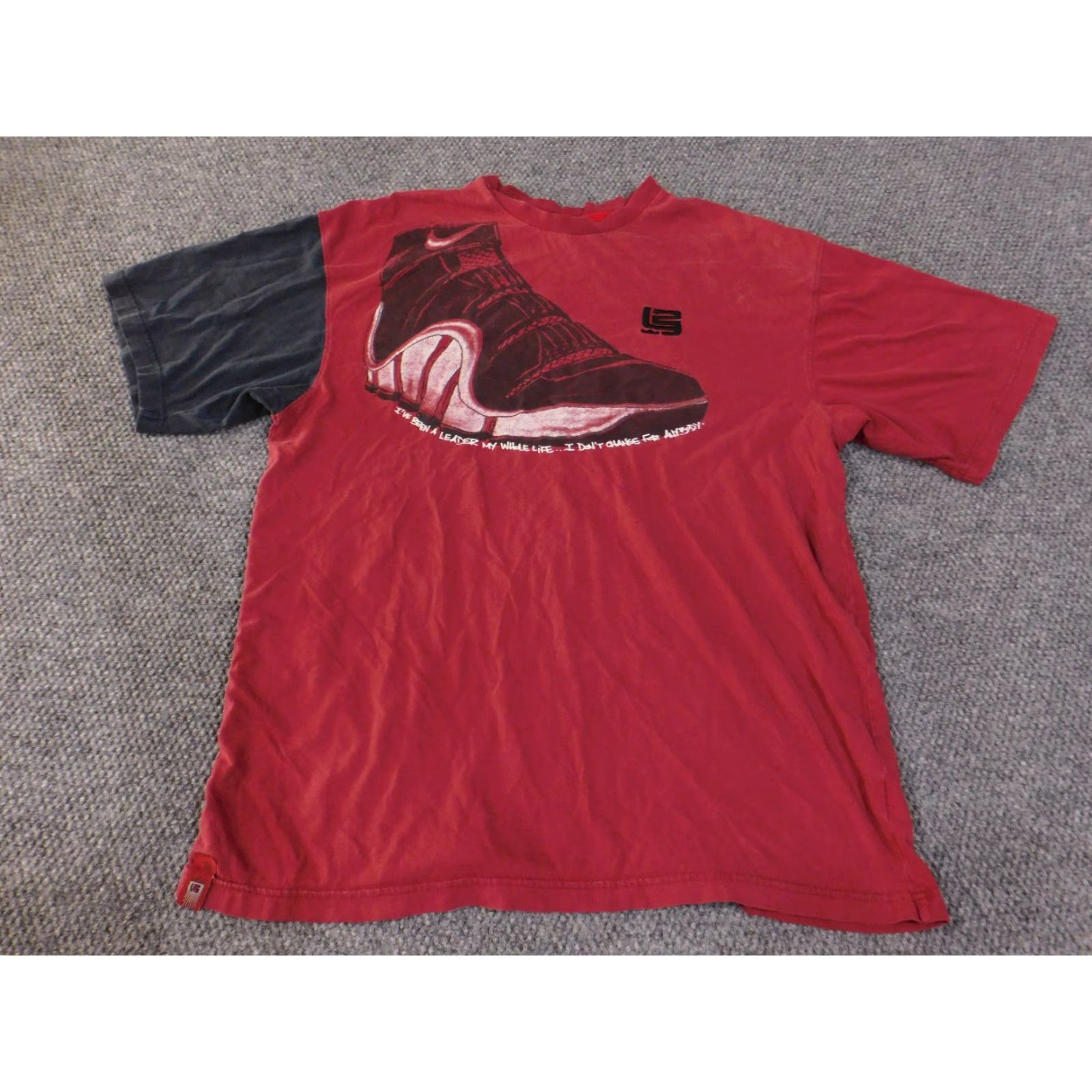 Nike Nike LeBron James Graphic T Shirt Mens XL Red Black Basketball Shoe Print Shirt Womens? Size US XL / EU 56 / 4 - 4 Thumbnail