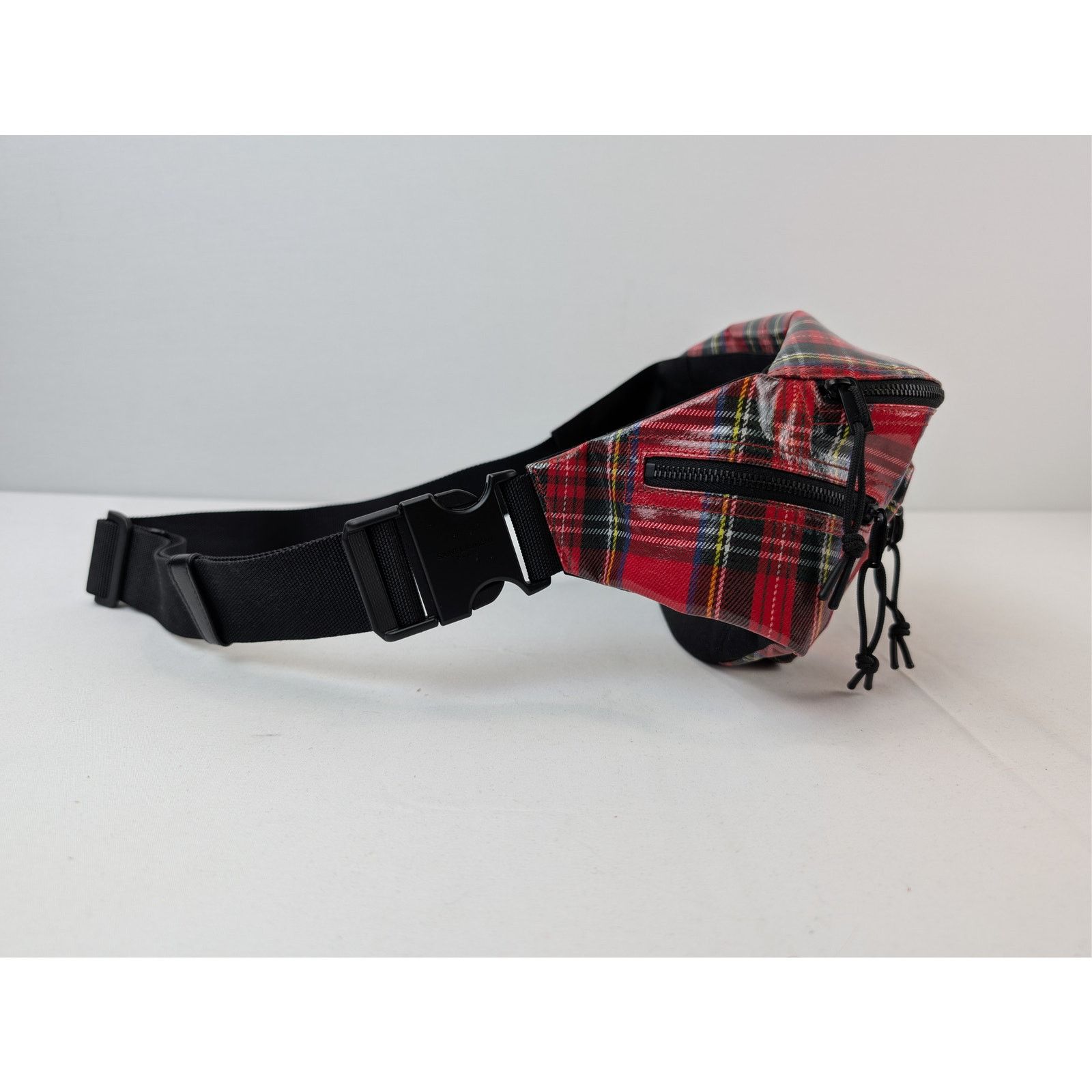 o1rshd1 Size: OS / Tartan Belt Bag in Multicolor