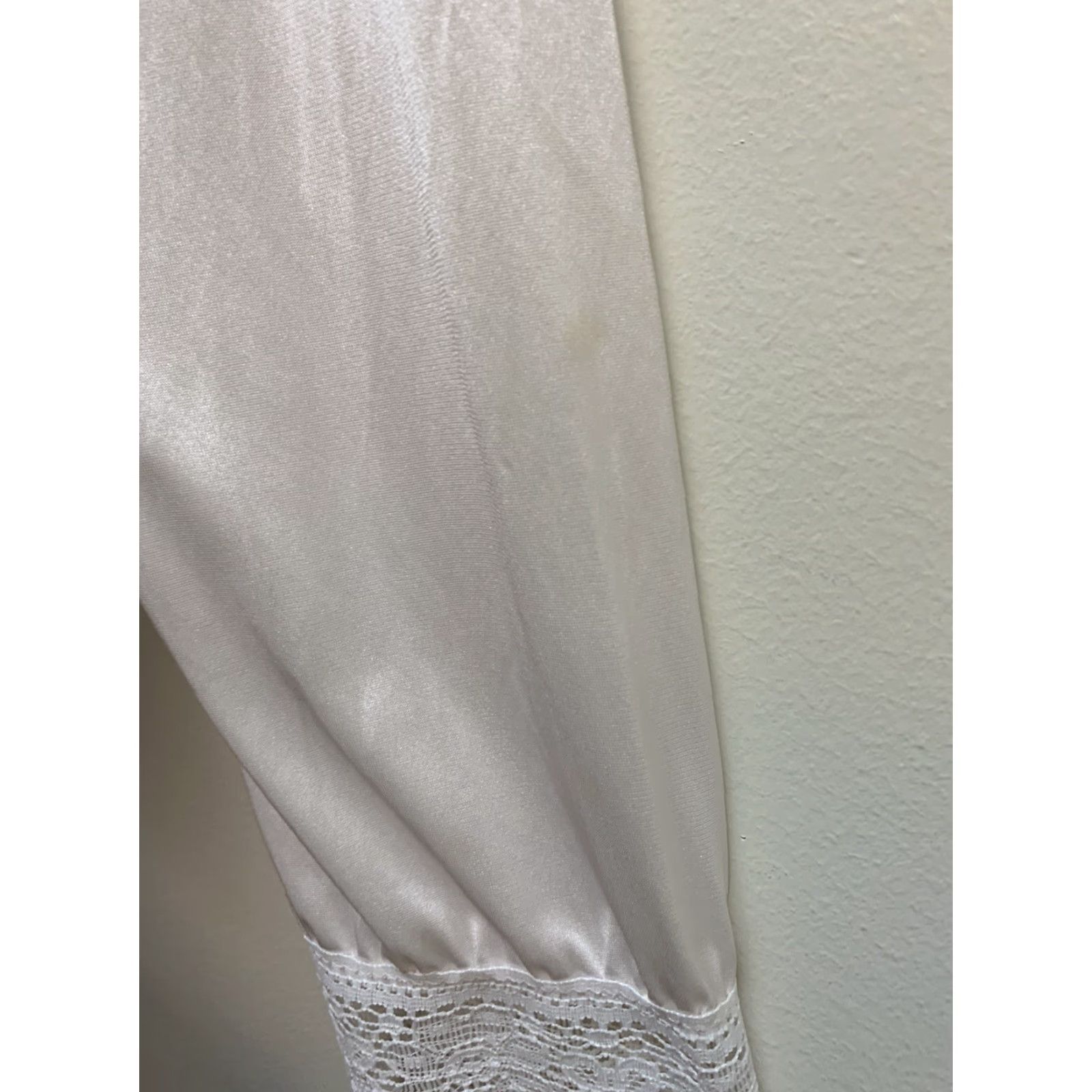 Pinko Vintage Pale Pink Lace Silky Satin Nylon Peignoir Robe Fit L User: Vintage Pale Pink Lace Silky Satin Nylon Peignoir Robe Fit L Size ONE SIZE - 4 Thumbnail