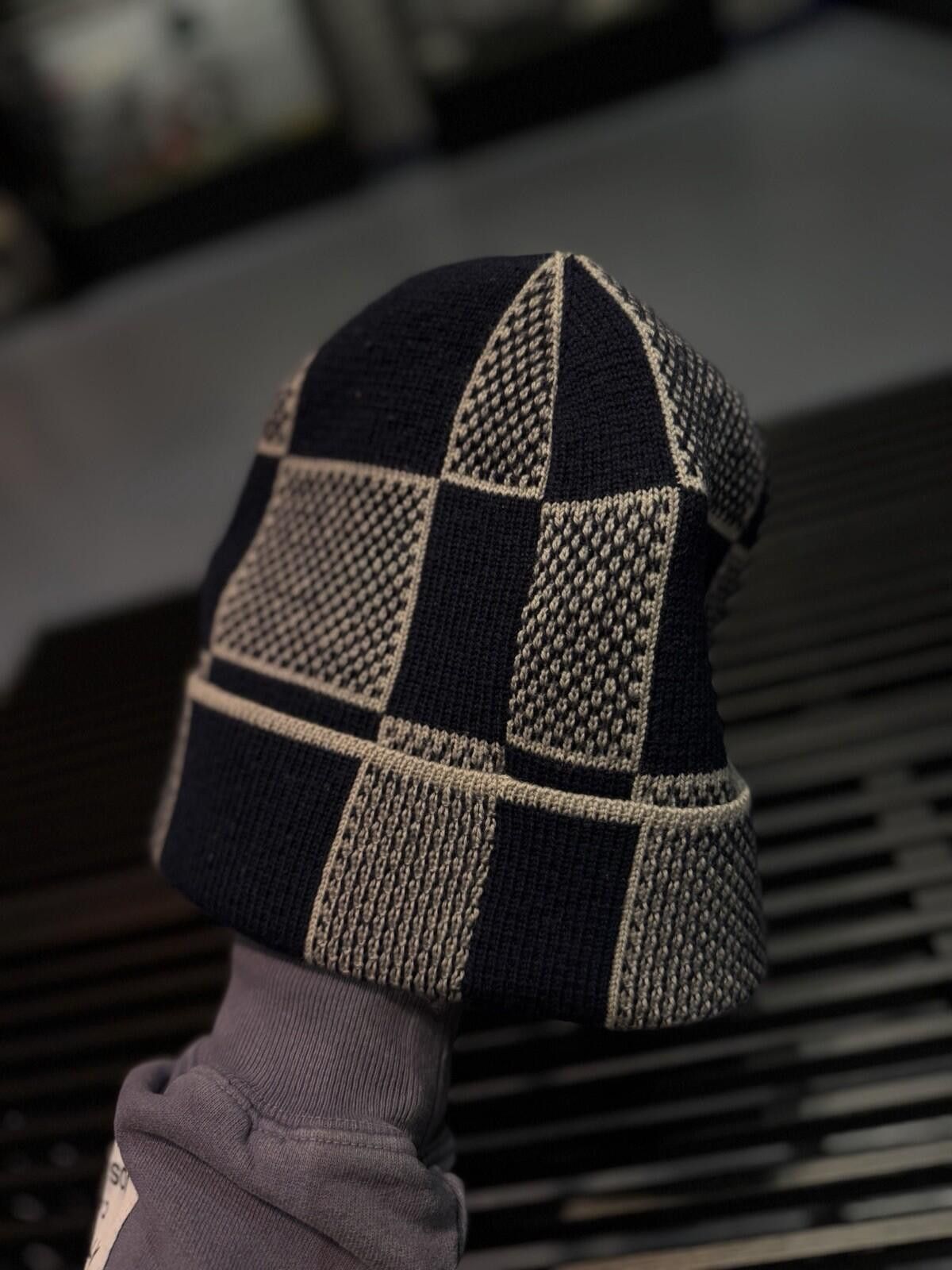 Louis Vuitton Louis Vuitton Men's Knit Beanie Hat LV $595 Blue Grey Size ONE SIZE - 5 Thumbnail