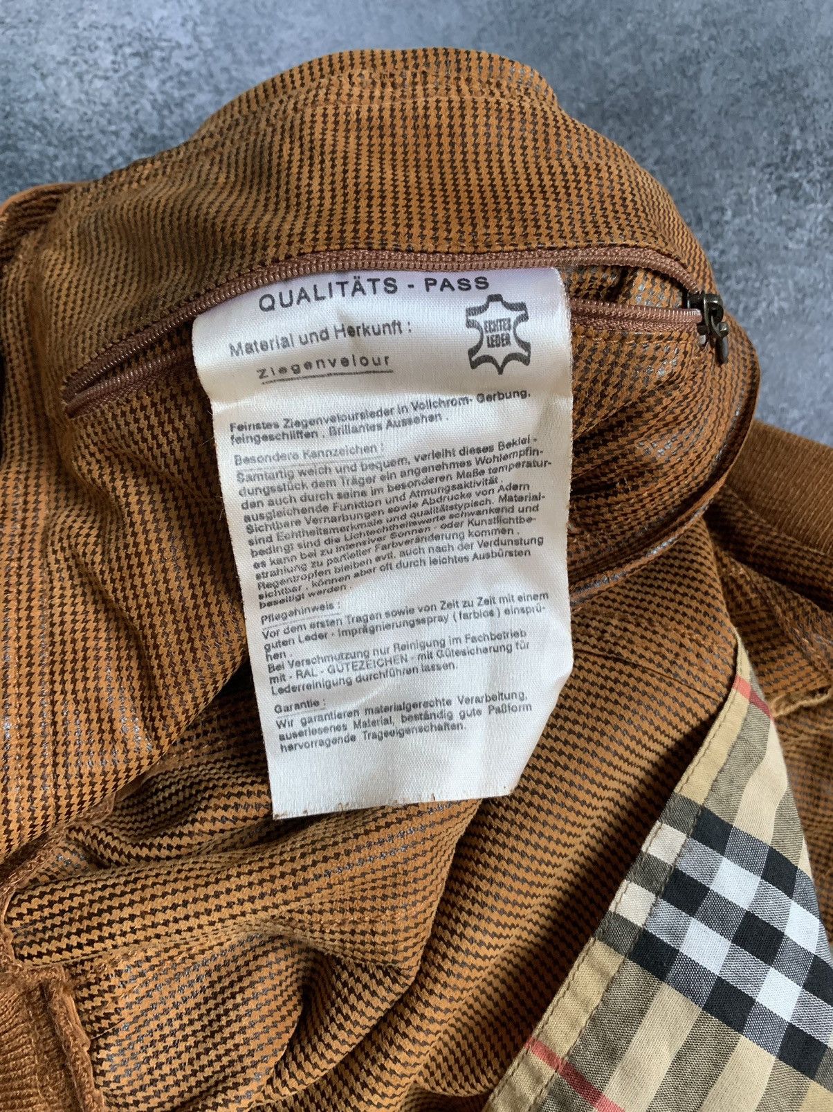 Burberry × Vintage Vintage burberrys suede leather check brown bomber jacket Size US L / EU 52-54 / 3 - 12 Thumbnail