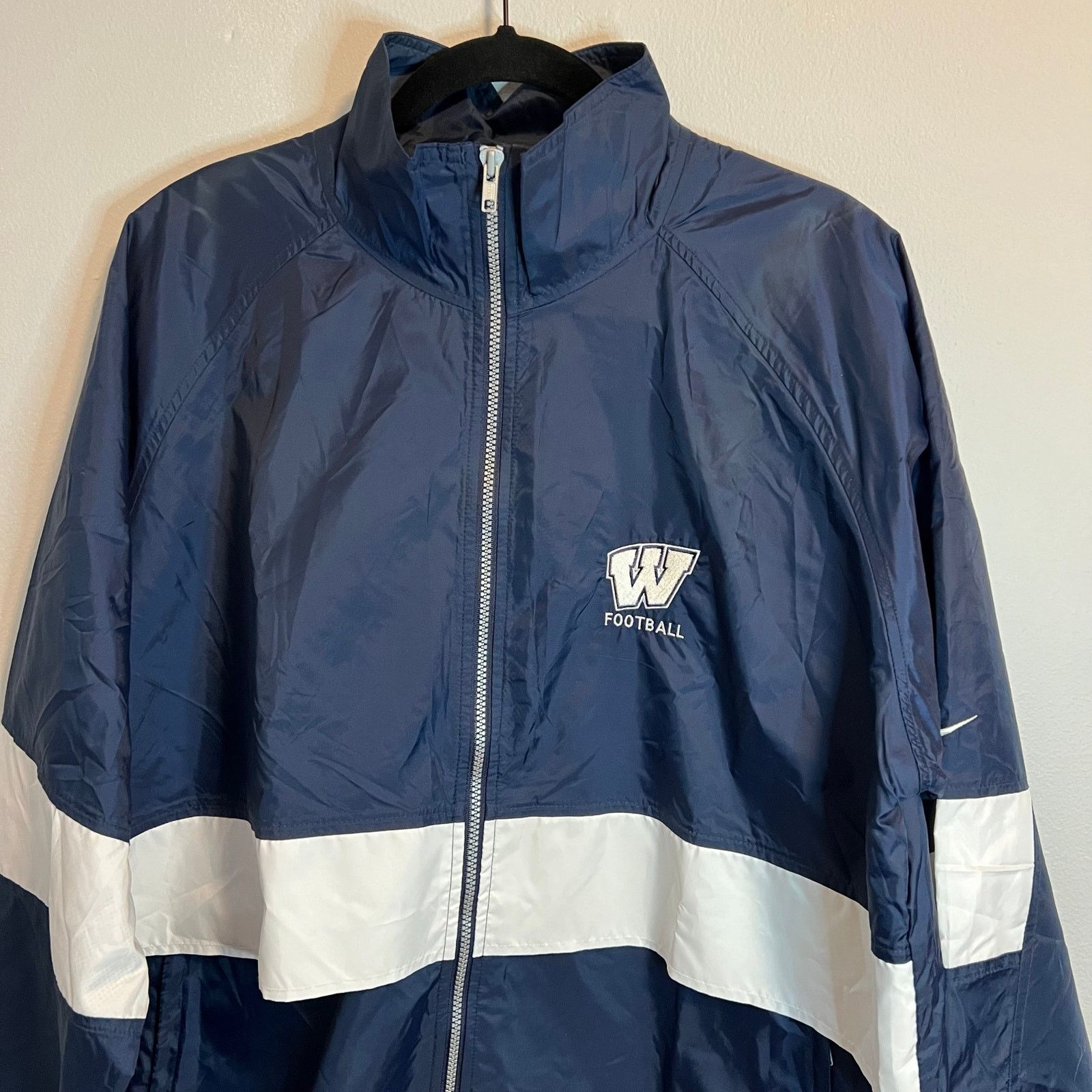 Nike Vintage W Football Nike Team Windbreaker NCAA Mens Size L Size US L / EU 52-54 / 3 - 3 Thumbnail