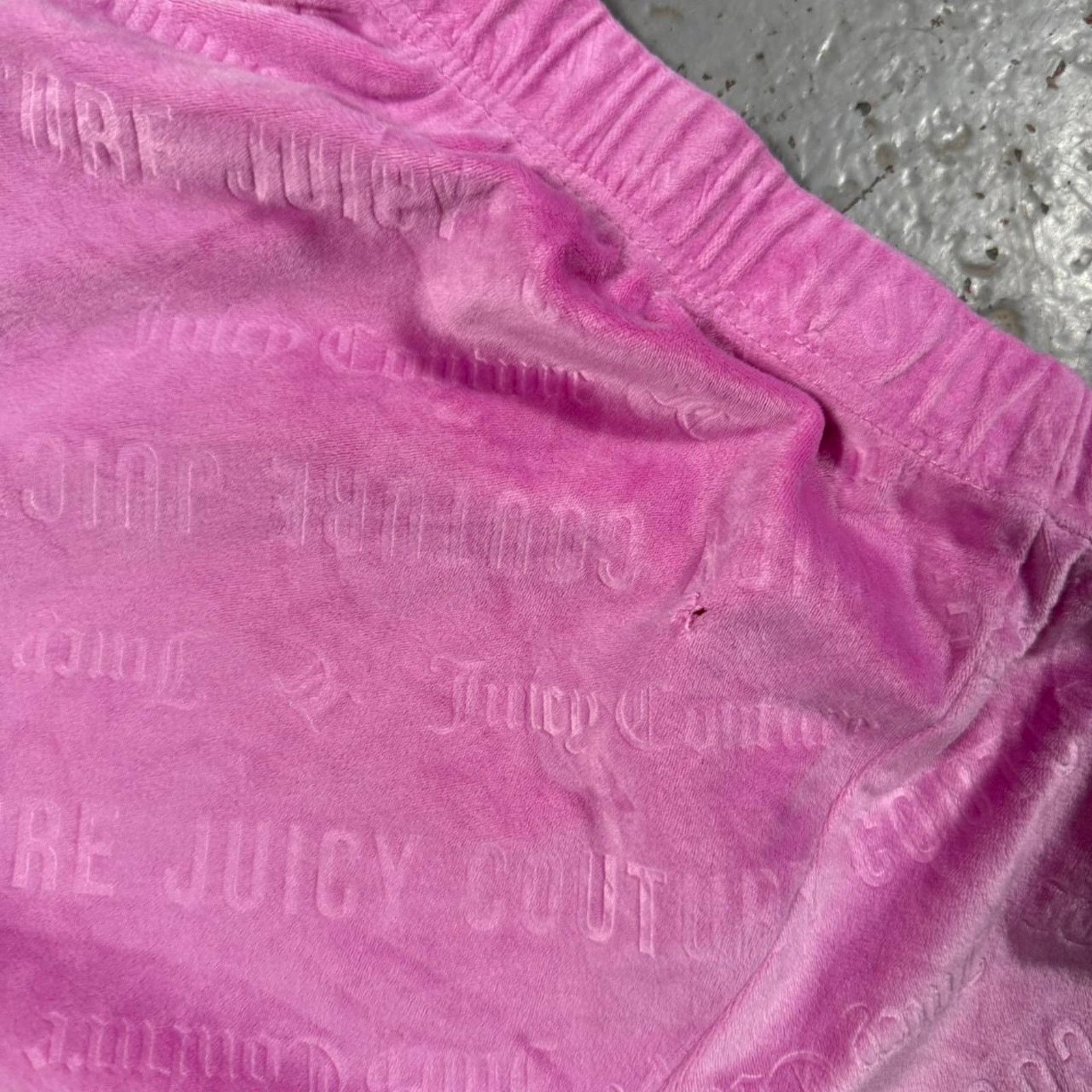 Juicy Couture Pink velvet juicy couture shorts Size 30" / US 8 / IT 44 - 4 Thumbnail