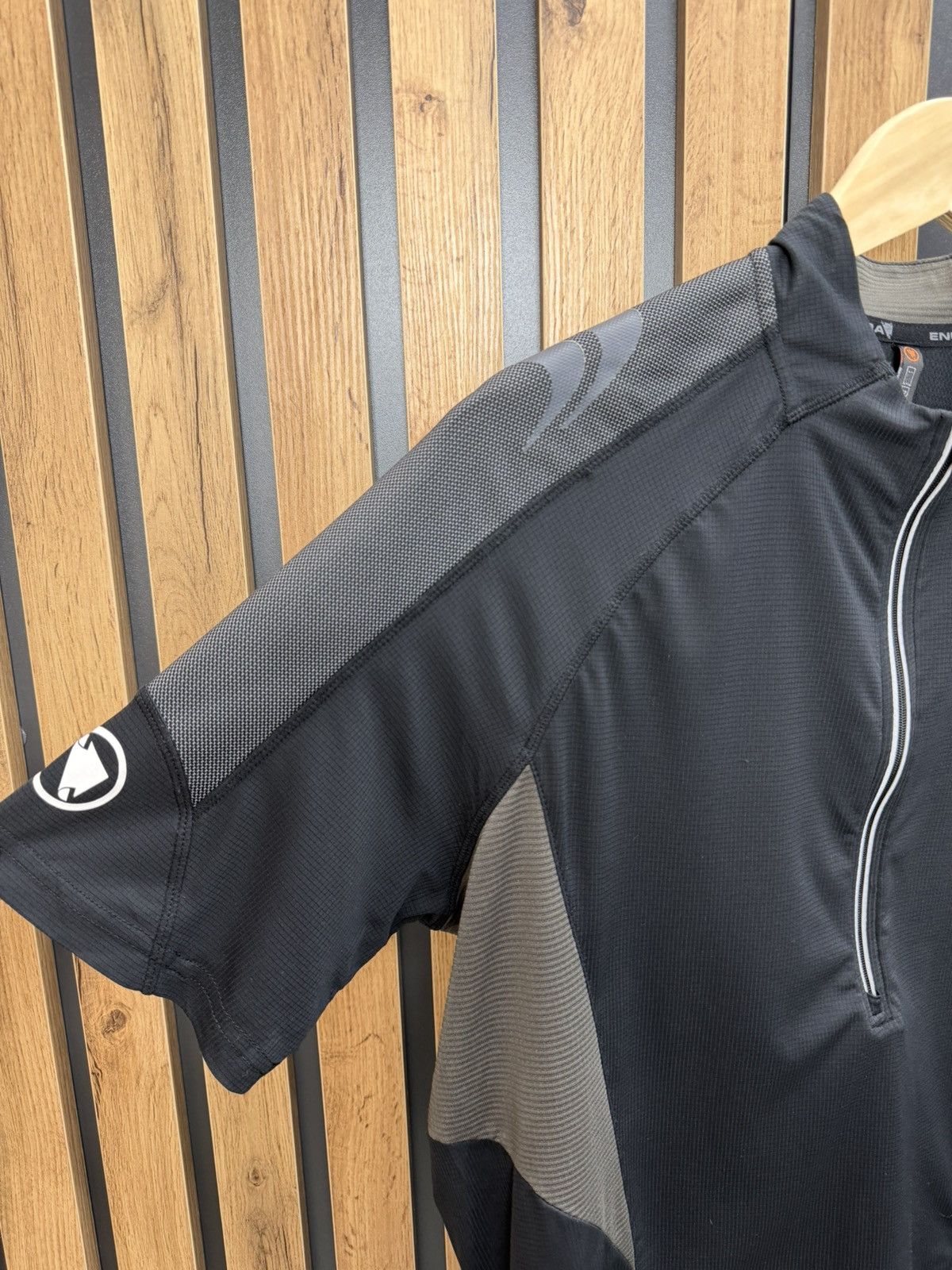 Other Endura Cycling Jersey Half Zip Black Grey Size M Size US M / EU 48-50 / 2 - 5 Thumbnail