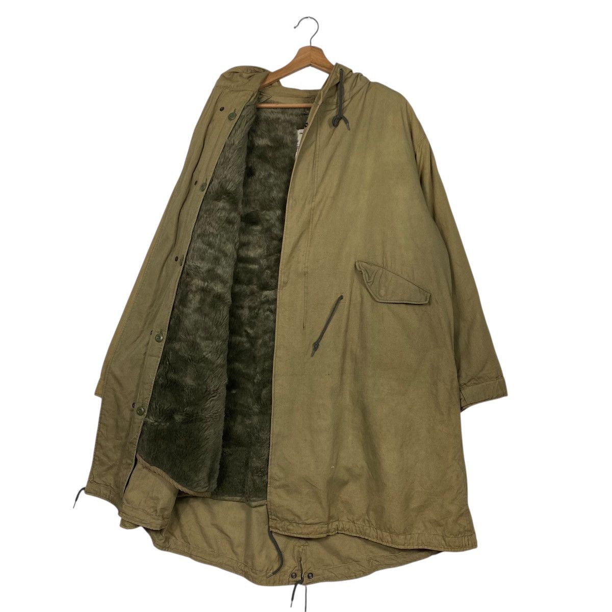 Buzz Rickson's military fishtail parka inspired by the U.S. Army M-51 model Size US XL / EU 56 / 4 - 10 Thumbnail