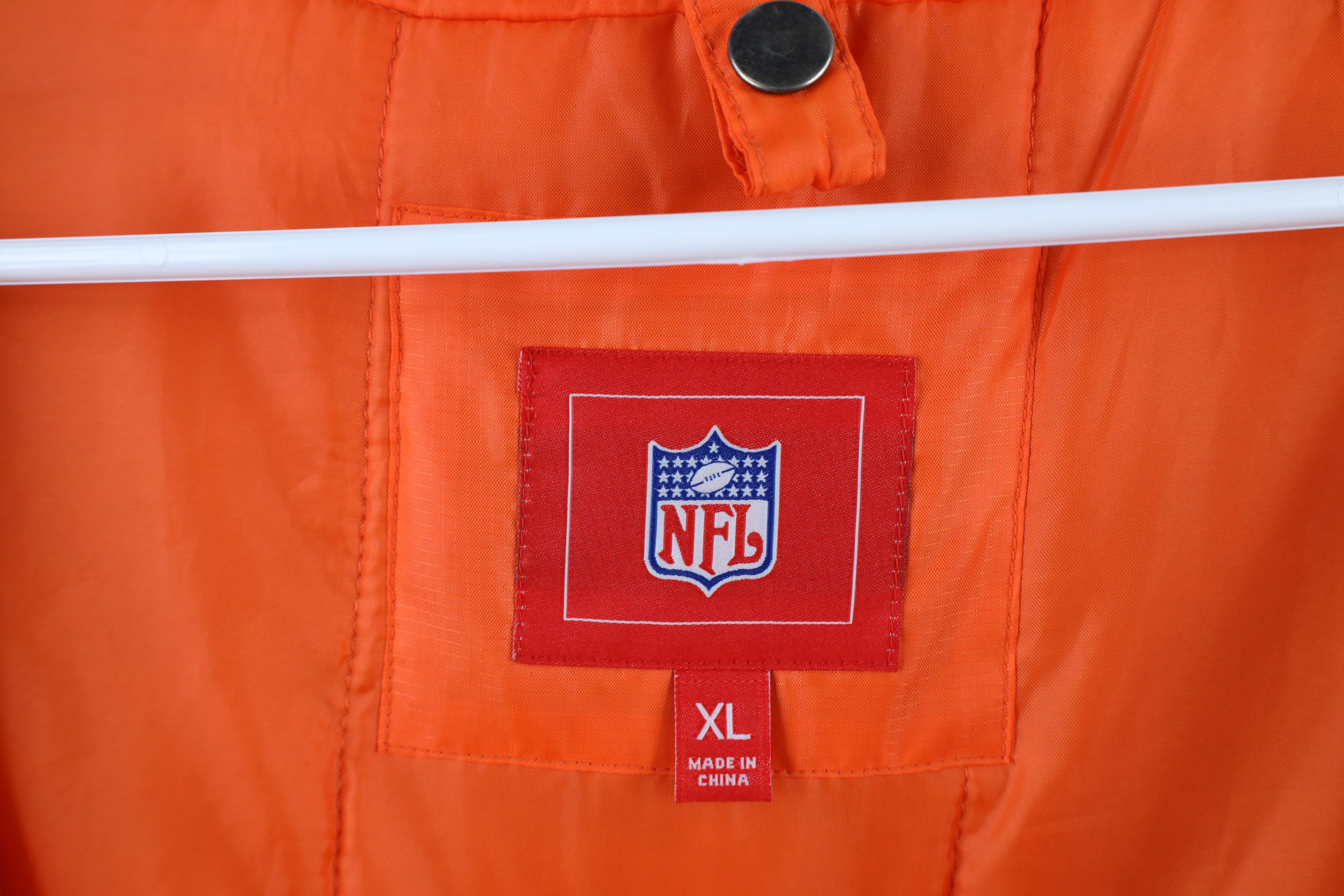 Vintage Vintage 90s Cleveland Browns Football Hooded Jacket Size US XL / EU 56 / 4 - 11 Thumbnail