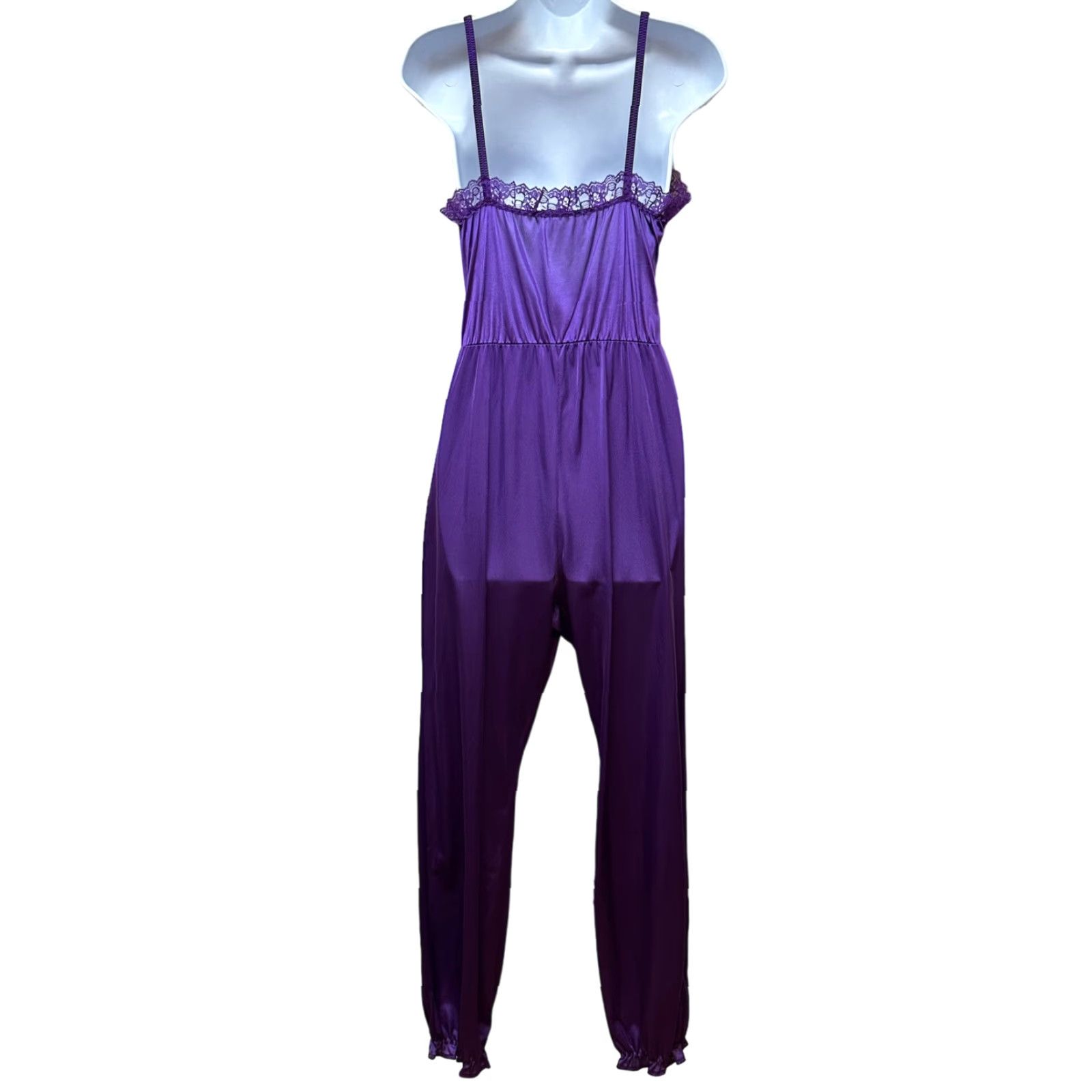 Vintage Lady Cameo Nylon Satin Negligee Jumpsuit PJ’s Loungewear Jeannie Leg Size S Purple Small Mens? No gender provided. Size 28" / US 6 / IT 42 - 3 Thumbnail