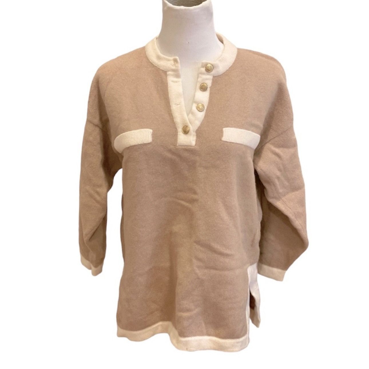 Vintage Vintage Wool Sweater Henley Vneck Tan Cream L Size L / US 10 / IT 46 - 2 Thumbnail