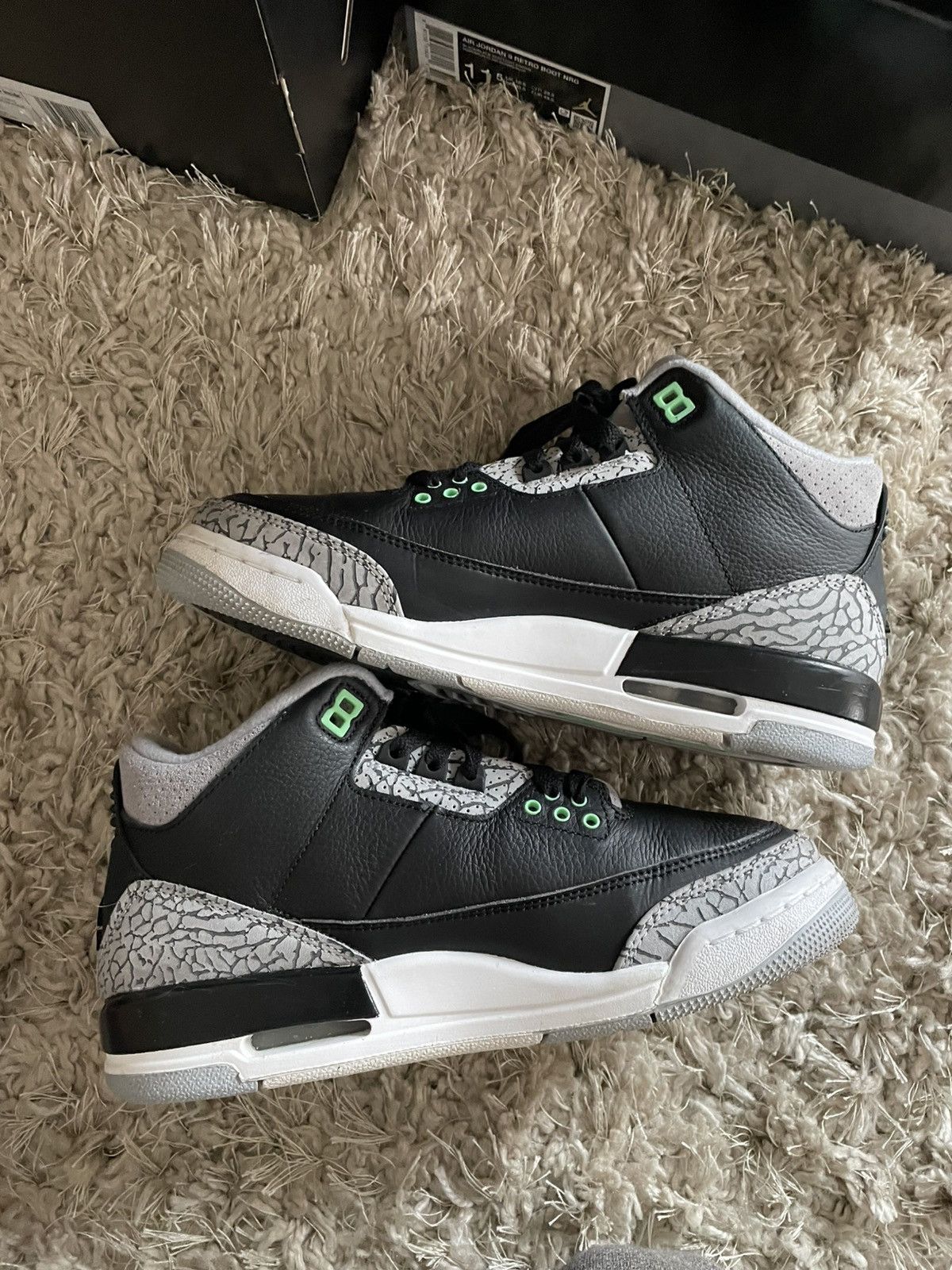 Jordan Brand Jordan 3 Green Glow Size US 7 / EU 40 - 3 Thumbnail