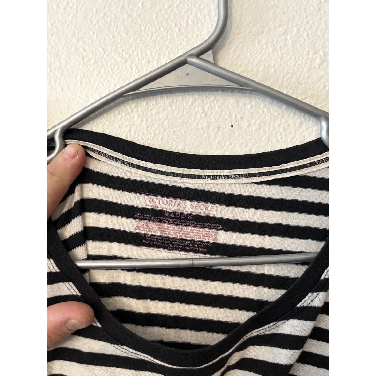 Victoria's Secret Vicki ria's Secret Sleep Women's M Black White Striped Long Sleeve Crush Graphic Shirt Size M / US 6-8 / IT 42-44 - 2 Thumbnail