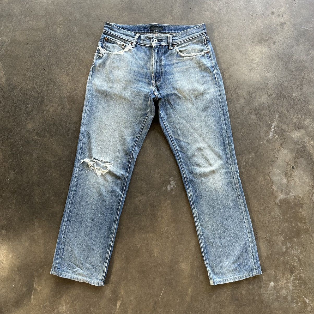 Japanese Brand Vintage Japanese Distressed Faded Denim Jean Pant W32 Size US 32 / EU 48 - 1 Thumbnail