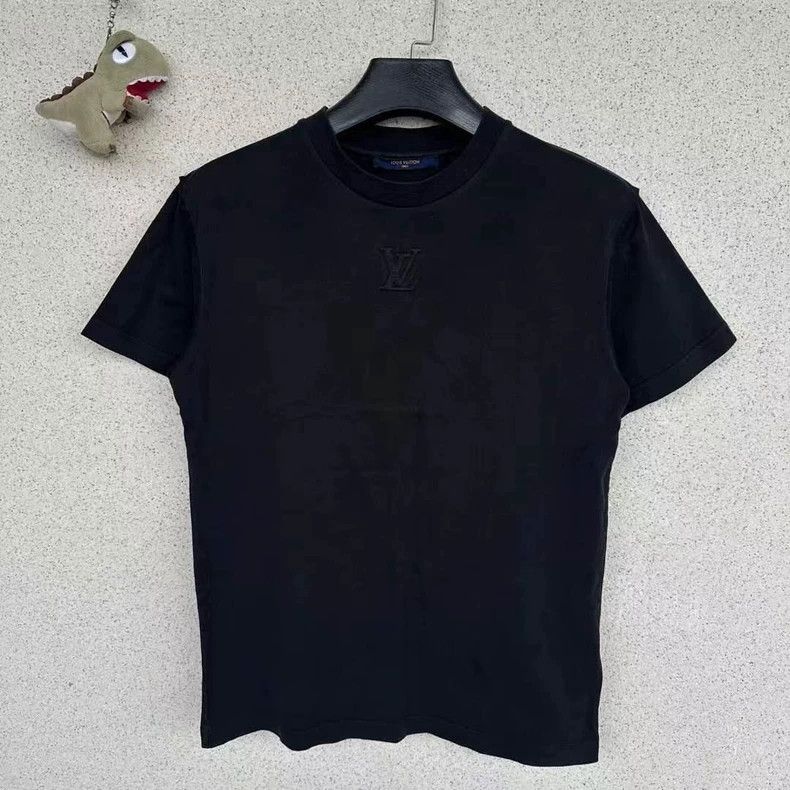 Louis Vuitton Louis Vuitton 3D embossed short sleeve Size US S / EU 44-46 / 1 - 1 Thumbnail