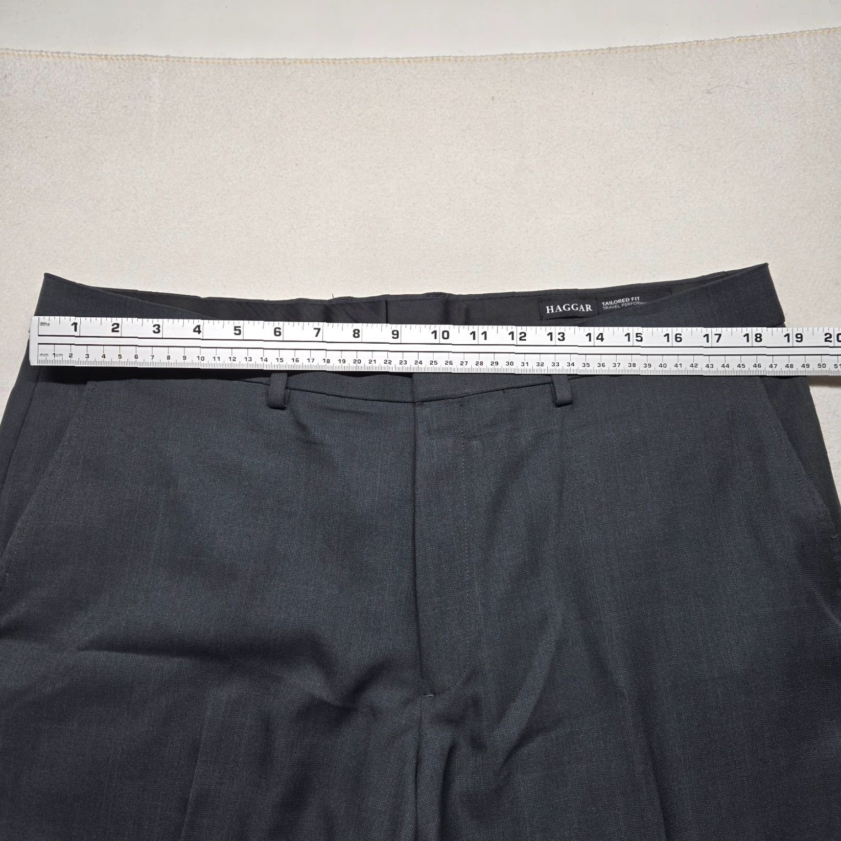 Haggar Haggar Pants Gray Tailored Fit Flat Front Dress Adult Men's Size 38 Inseam 29 Brand: Haggar Fit: Regular Size US 38 / EU 54 - 4 Thumbnail