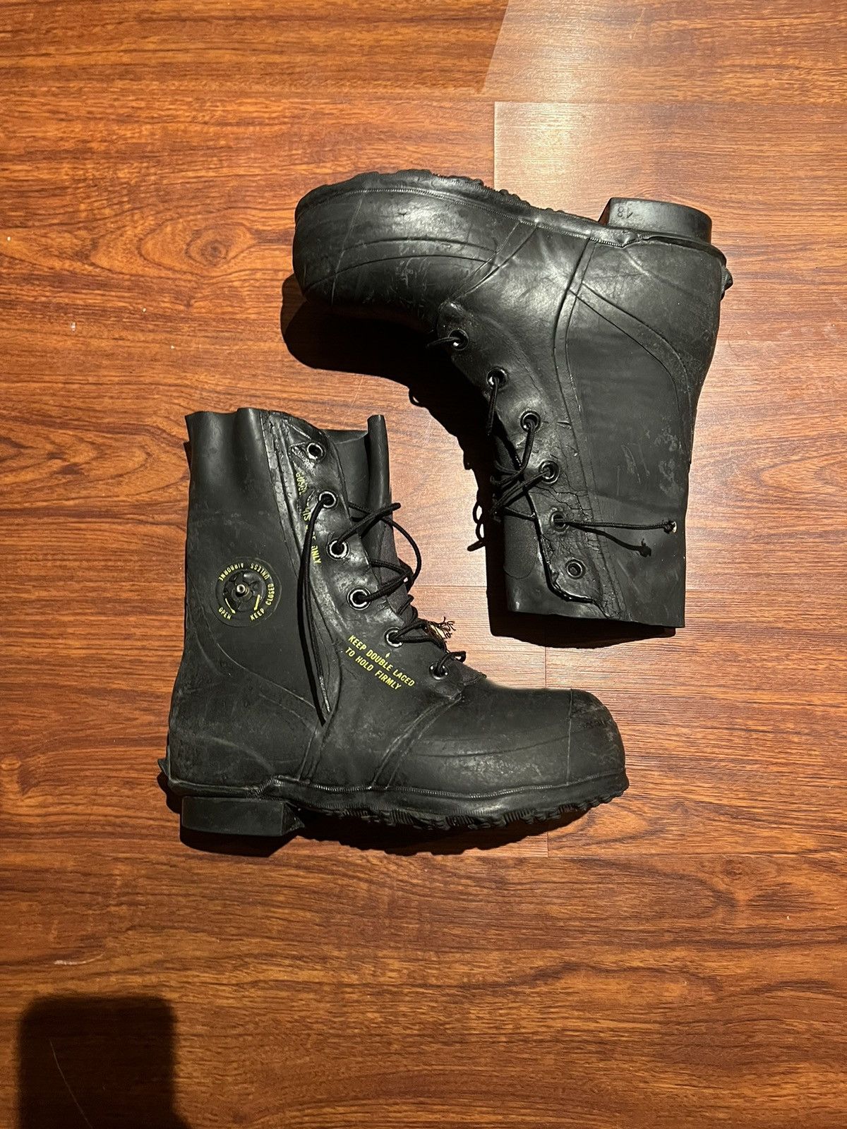 Vintage Vintage Mickey Mouse Boot Size US 8 / EU 41 - 2 Thumbnail