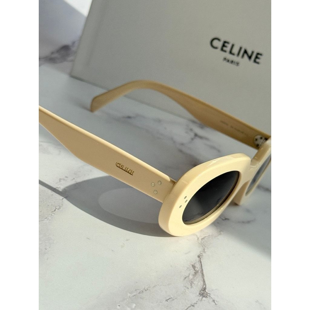 Celine NEW Celine CL40276U Ivory White Bold Oval Sunglasses Size ONE SIZE - 6 Thumbnail