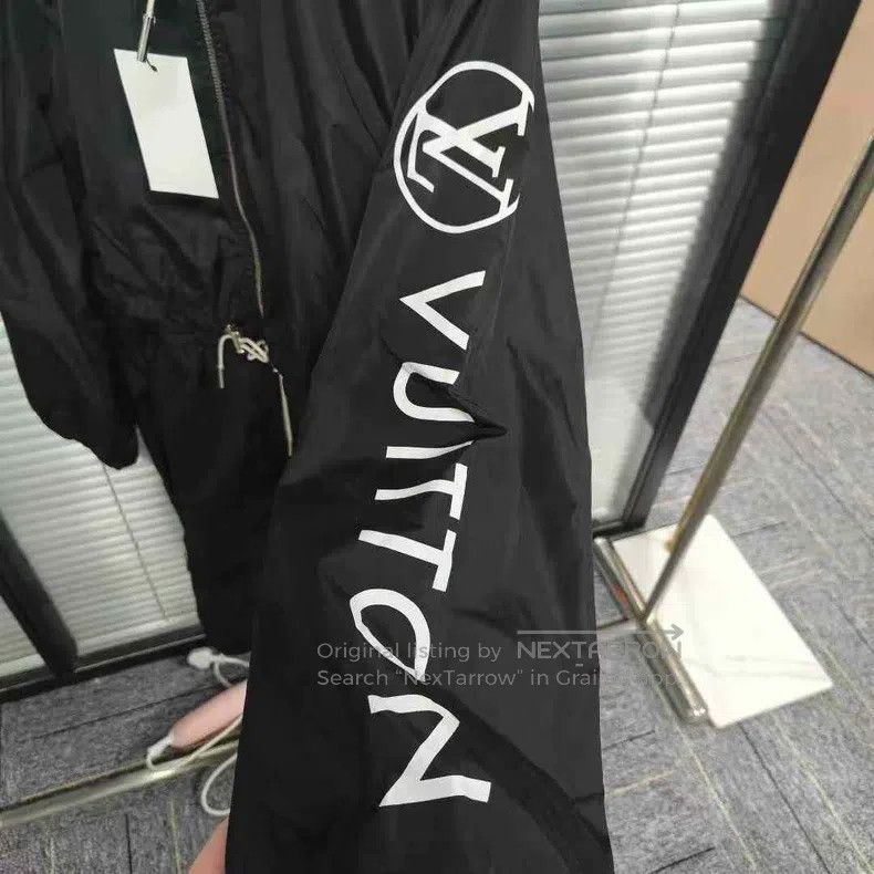 Louis Vuitton Louis Vuitton Arm logo trench coat Size XS / US 0-2 / IT 36-38 - 3 Thumbnail