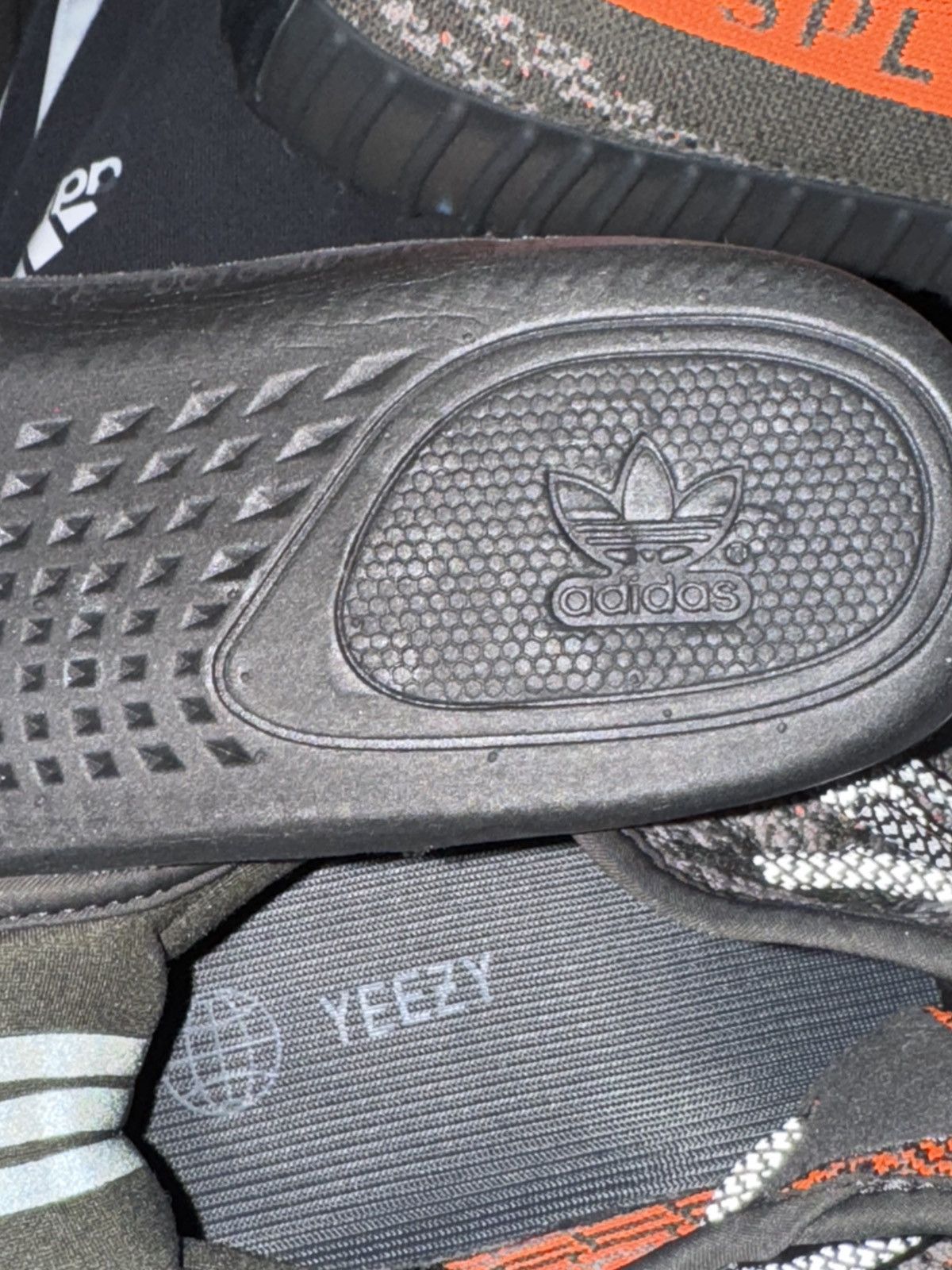 Adidas × Yeezy Carbon Beluga 350 V2 Size US 11 / EU 44 - 15 Thumbnail
