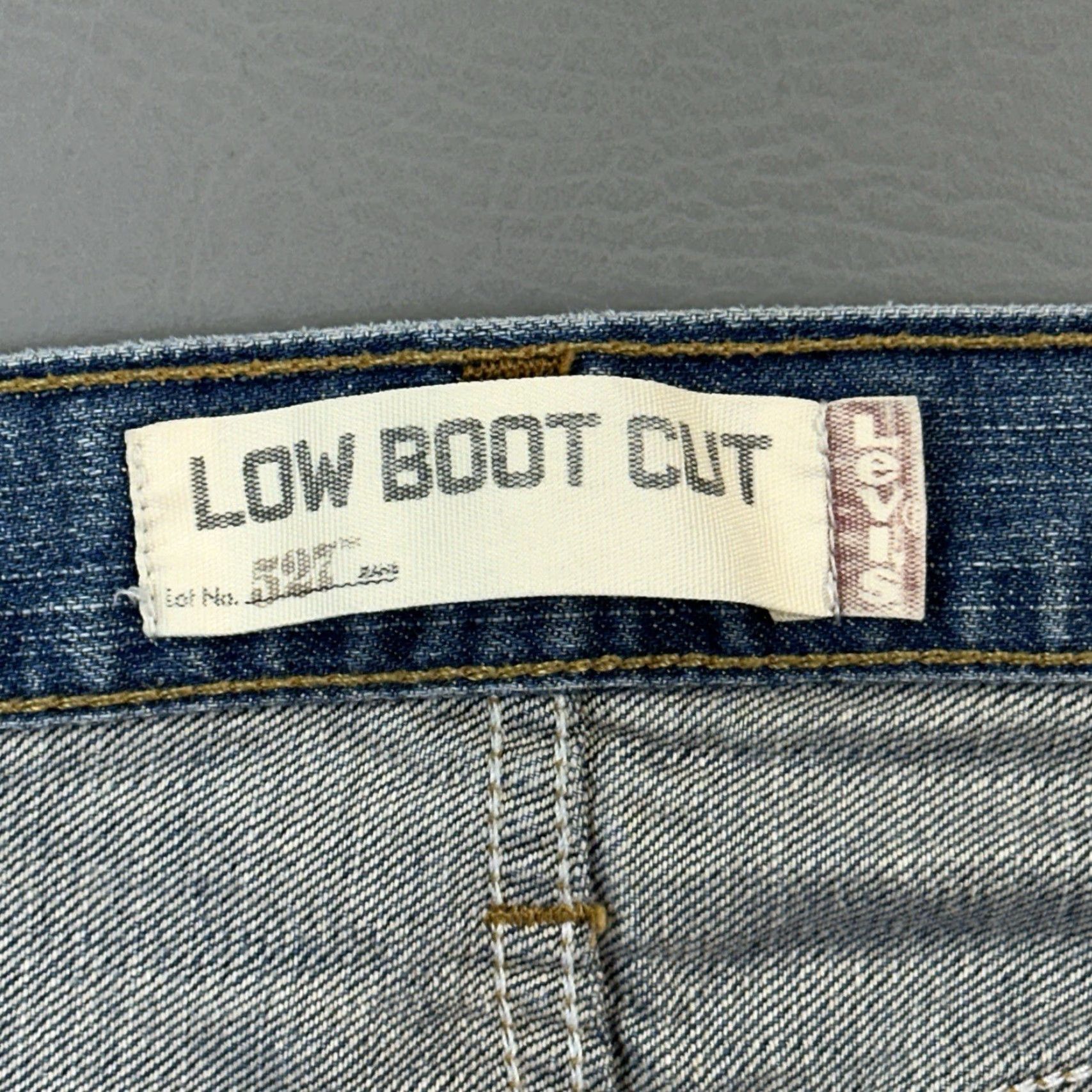 Levi's VINTAGE Levis 527 Jeans Mens 36x28 Medium Wash Denim Low Boot Cut Cowboy Y2K Size US 36 / EU 52 - 6 Thumbnail