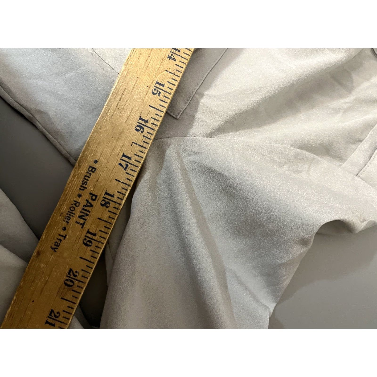 Calvin Klein Calvin Klein CK Women's Button Top Shirt Blouse Gray M Roll-Tab Sleeve V-Neck Long Sleeve Basic Clothing Shirt Womens Size M / US 6-8 / IT 42-44 - 5 Thumbnail