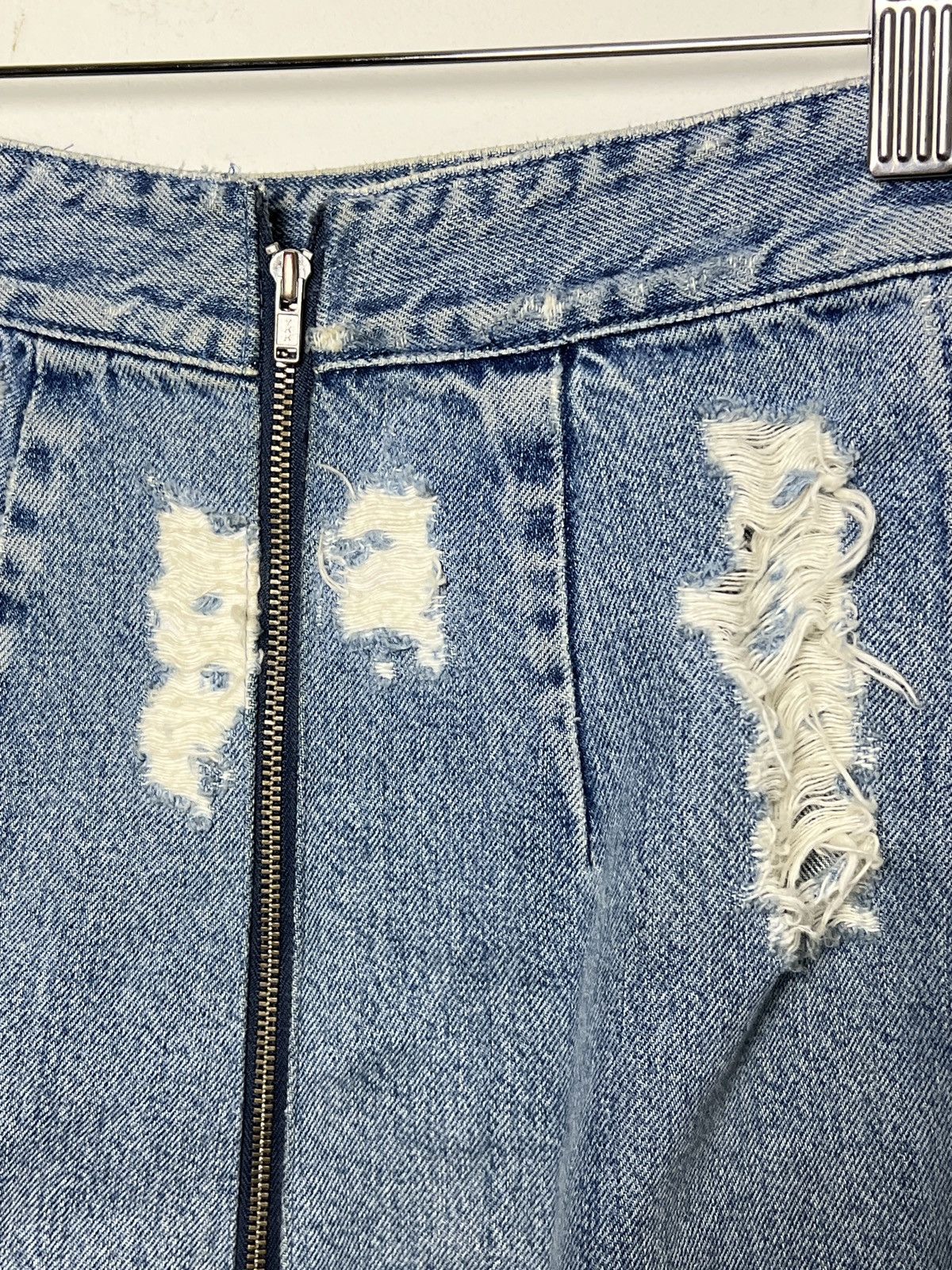 Acne Studios acne y2k denim thrashed skirt Size 26" / US 2 / IT 38 - 3 Thumbnail