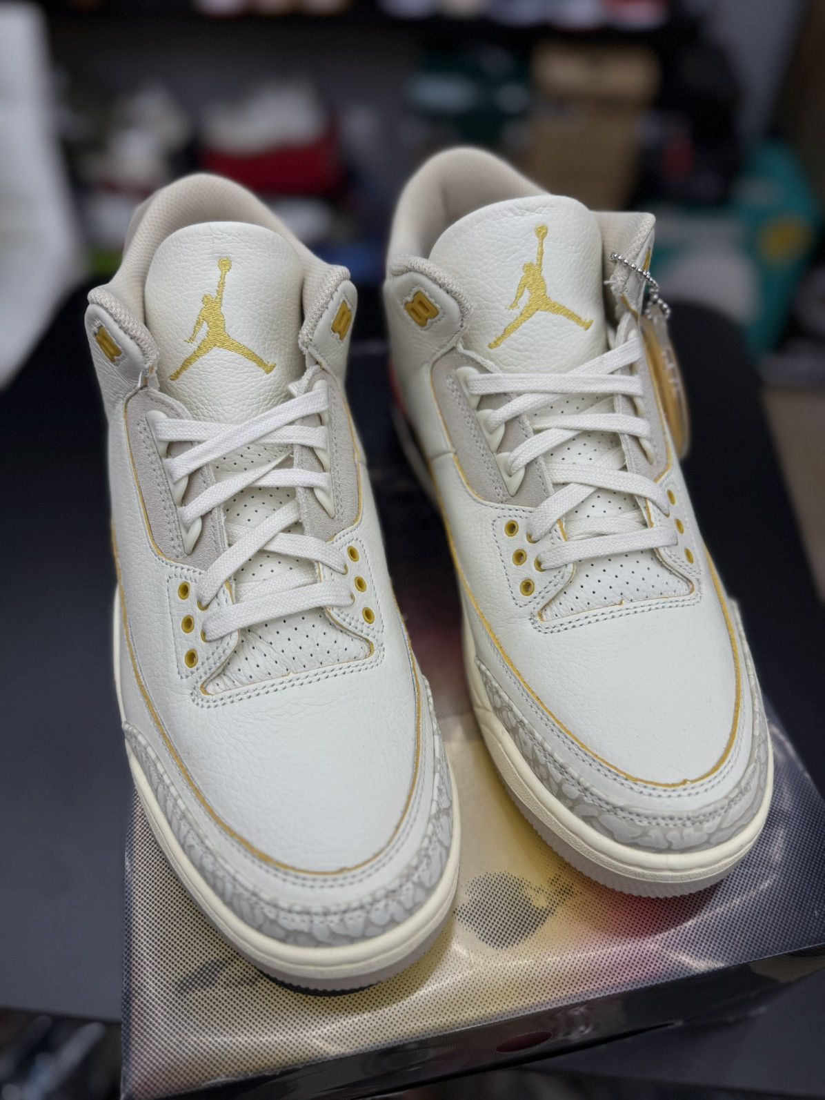 Jordan Brand Jordan 3 J Balvin Sunset (FN0344-901) Size 10 (NEW) Size US 10 / EU 43 - 5 Thumbnail