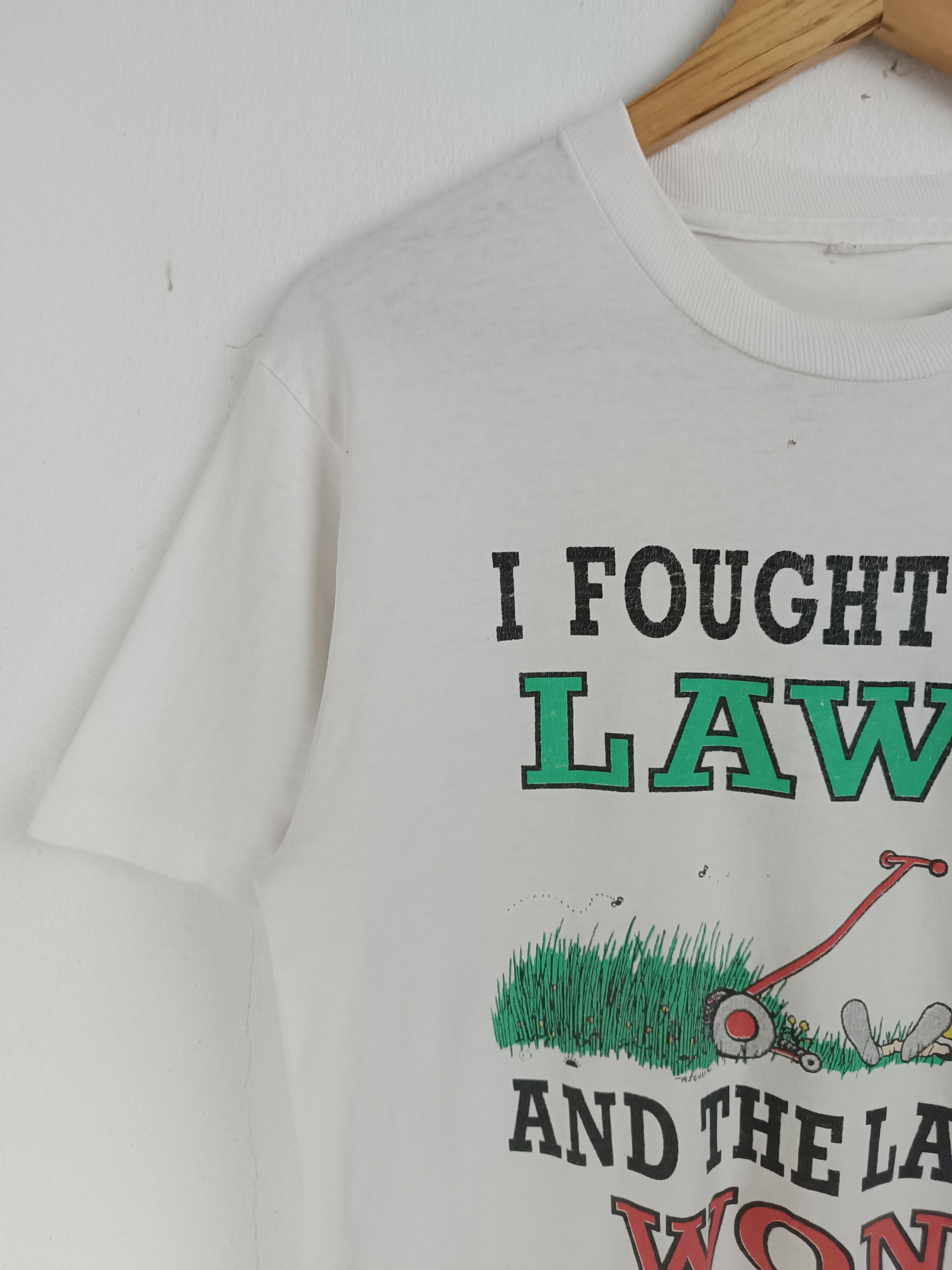 Vintage VINTAGE 90'S I FOUGHT THE LAWN HUMOR FUNNY CLASH PUNK TEE Size US M / EU 48-50 / 2 - 6 Thumbnail