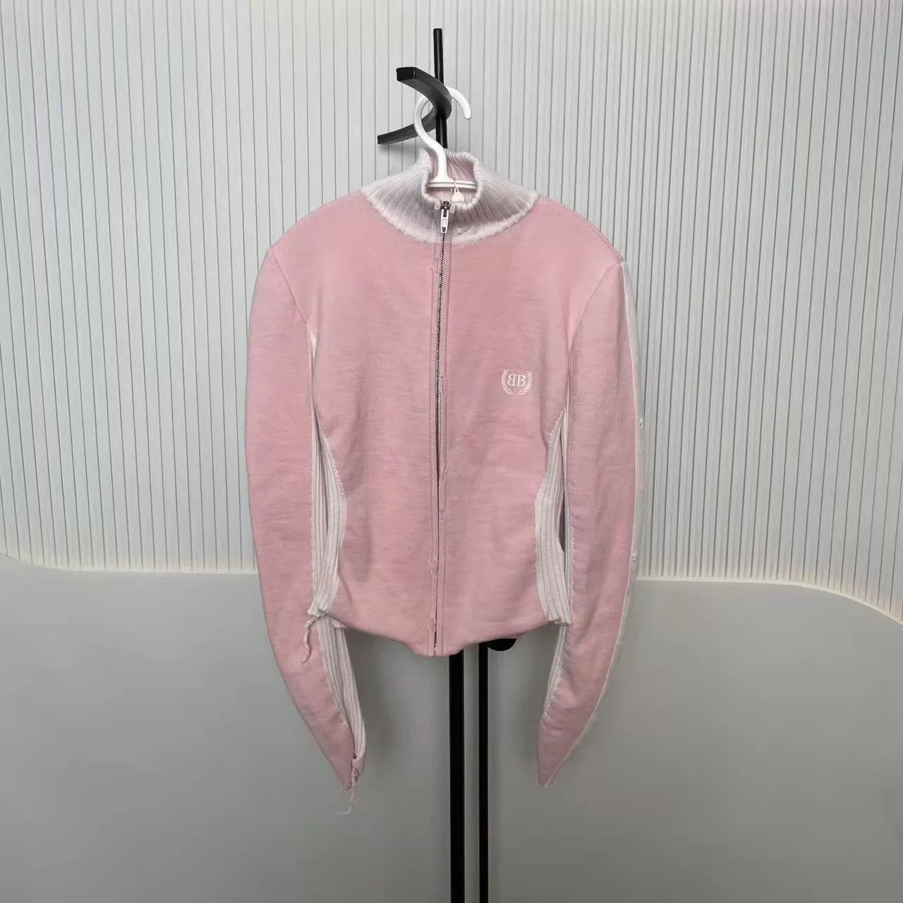 Balenciaga Balenciaga pink knit jacket M Size M / US 6-8 / IT 42-44 - 1 Thumbnail
