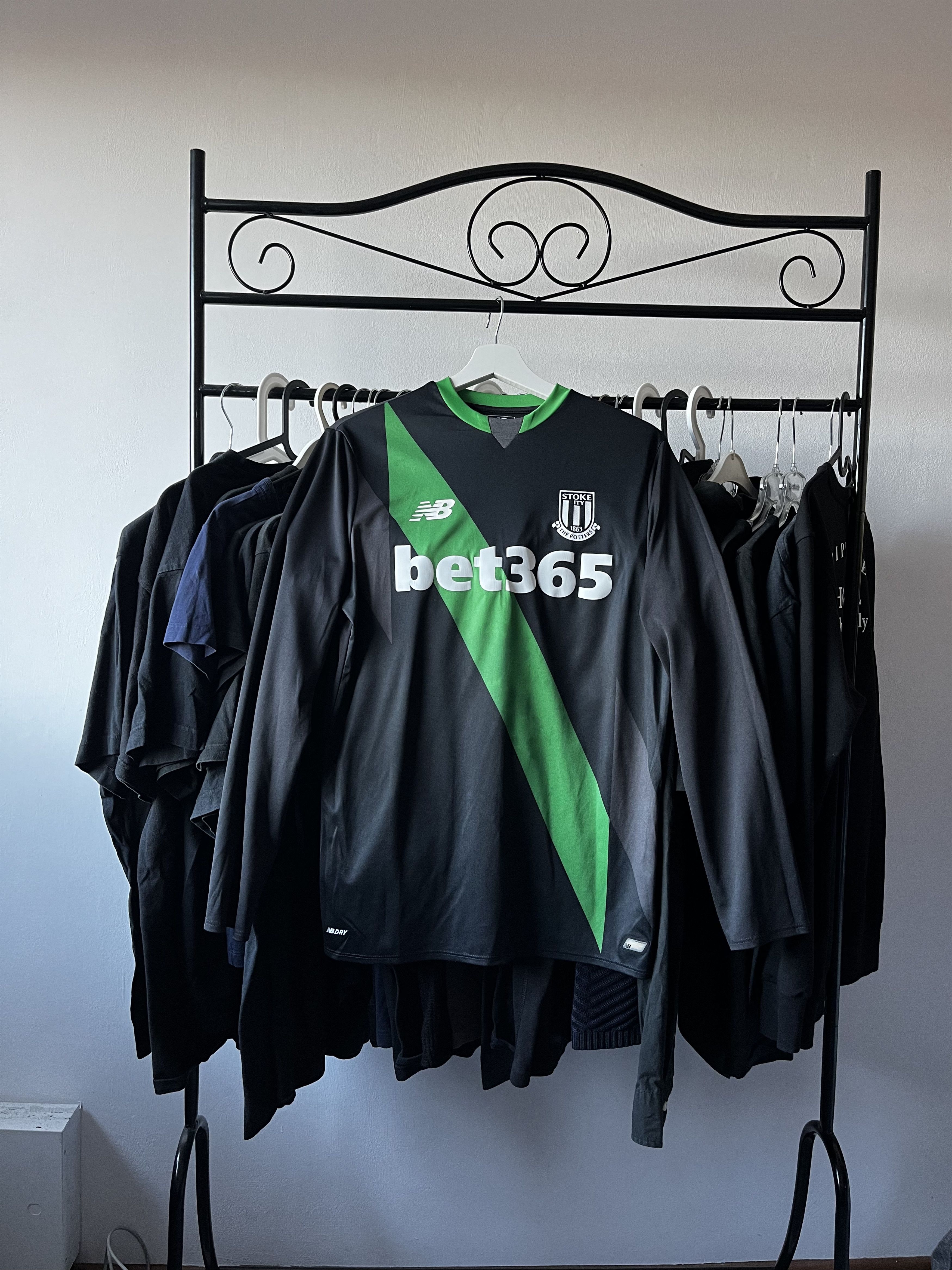 New Balance × Vintage 2015 2016 Stoke City Away Soccer Jersey longsleeve Size US S / EU 44-46 / 1 - 1 Thumbnail