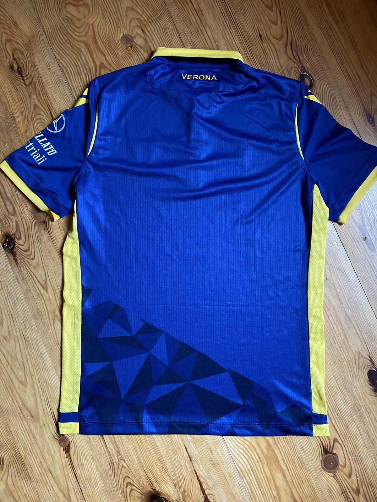 Macron Macron Hellas Verona 2020/2021 football jersey Size US M / EU 48-50 / 2 - 6 Thumbnail