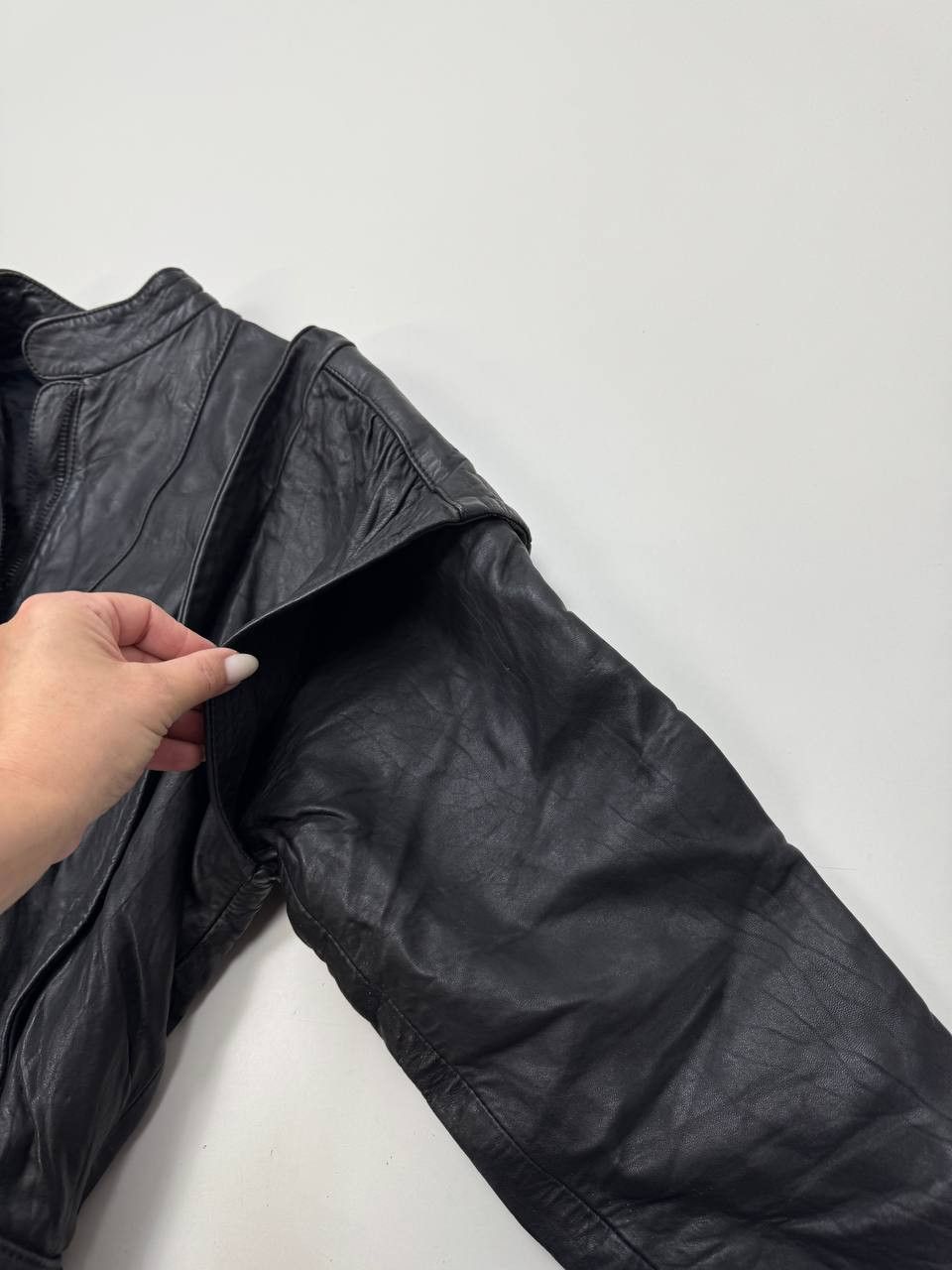 Vera Pelle vintage leather jacket for women 90s Size M / US 6-8 / IT 42-44 - 8 Thumbnail