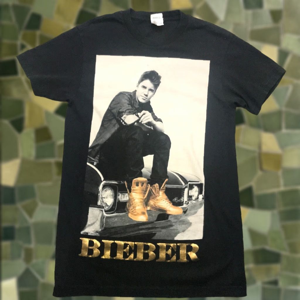 Delta Justin Bieber Shirt Mens Small Black Gold Shoes Graphic Tee Slim Fit T-Shirt Men Black Graphic Print Music 2000s Delta Pro Weight Size US S / EU 44-46 / 1 - 1 Thumbnail