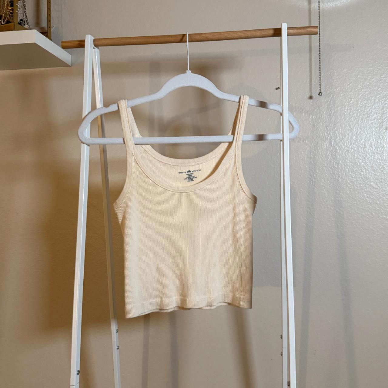 Brandy Melville brandy melville cream tank top Size S / US 4 / IT 40 - 1 Thumbnail