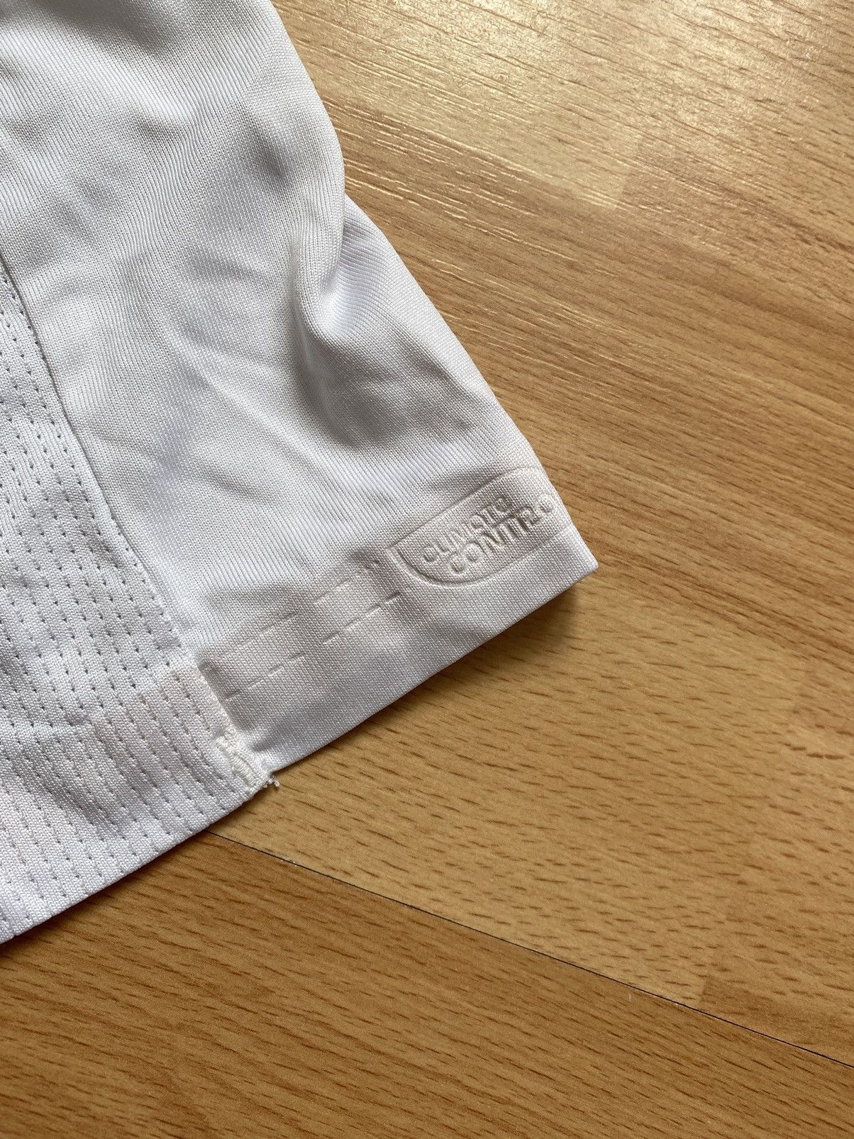 Umbro Authentic Umbro England 2007 John Terry #6 Soccer Jersey. Size US M / EU 48-50 / 2 - 6 Thumbnail