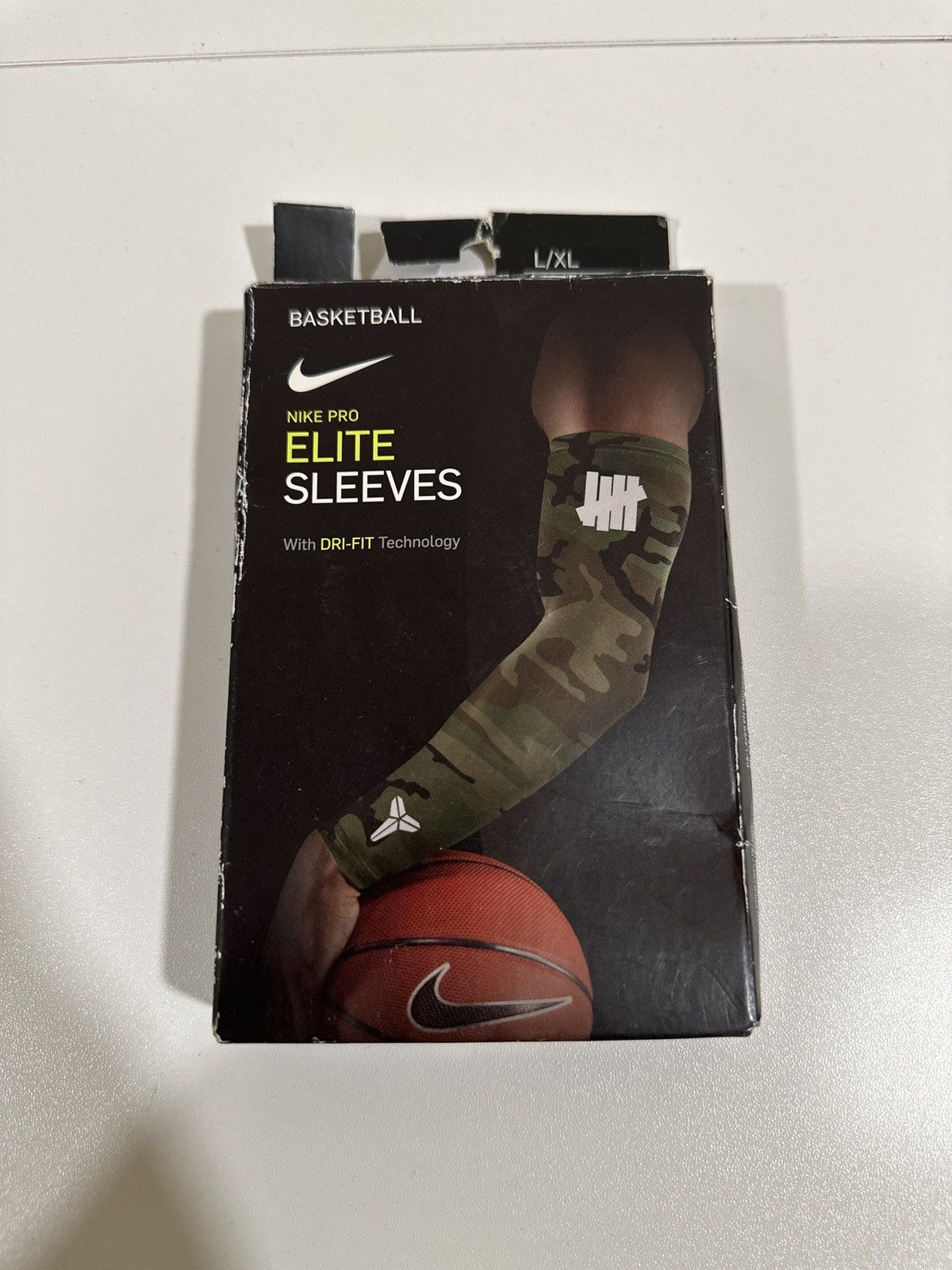 Nike Nike Kobe Bryant Undefeated Mamba Elite Sleeves Size ONE SIZE - 3 Thumbnail