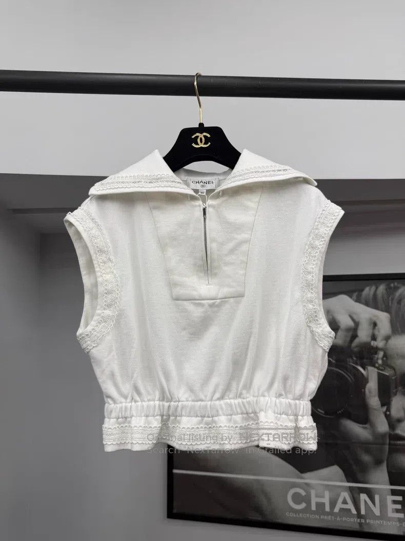 Chanel Chanel 24M white sleeveless zipper lapel Size XS / US 0-2 / IT 36-38 - 1 Thumbnail