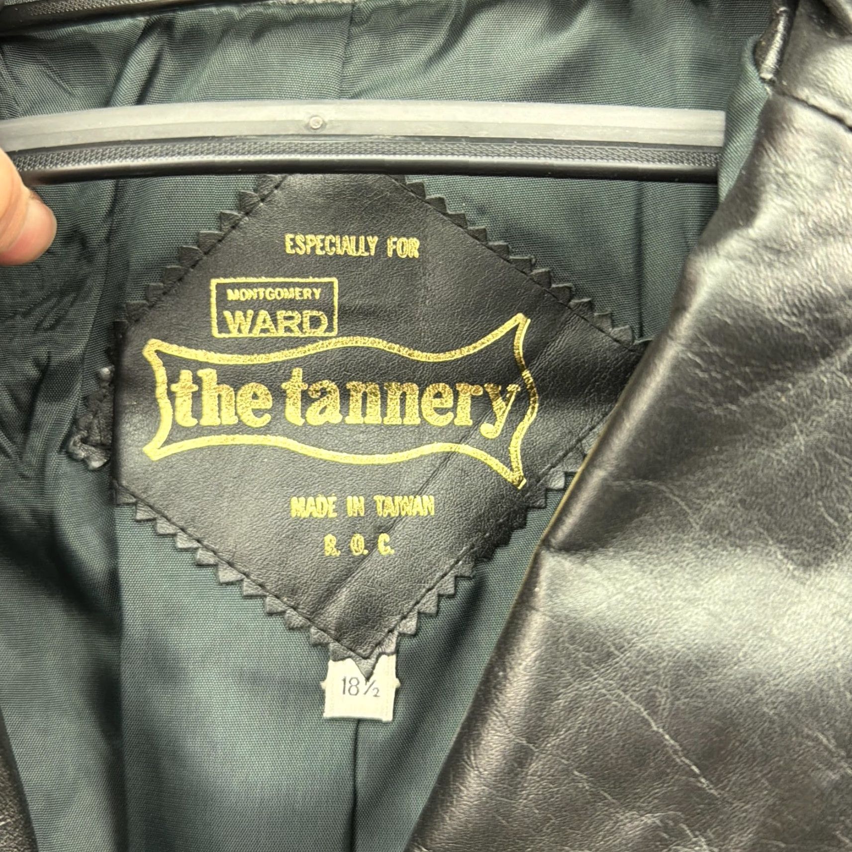 Vintage VINTAGE The Tannery Coat Womens 18 1/2 Black Belted Trench Leather 70s Coat Size XXL / US 16-18 / IT 52-54 - 4 Thumbnail