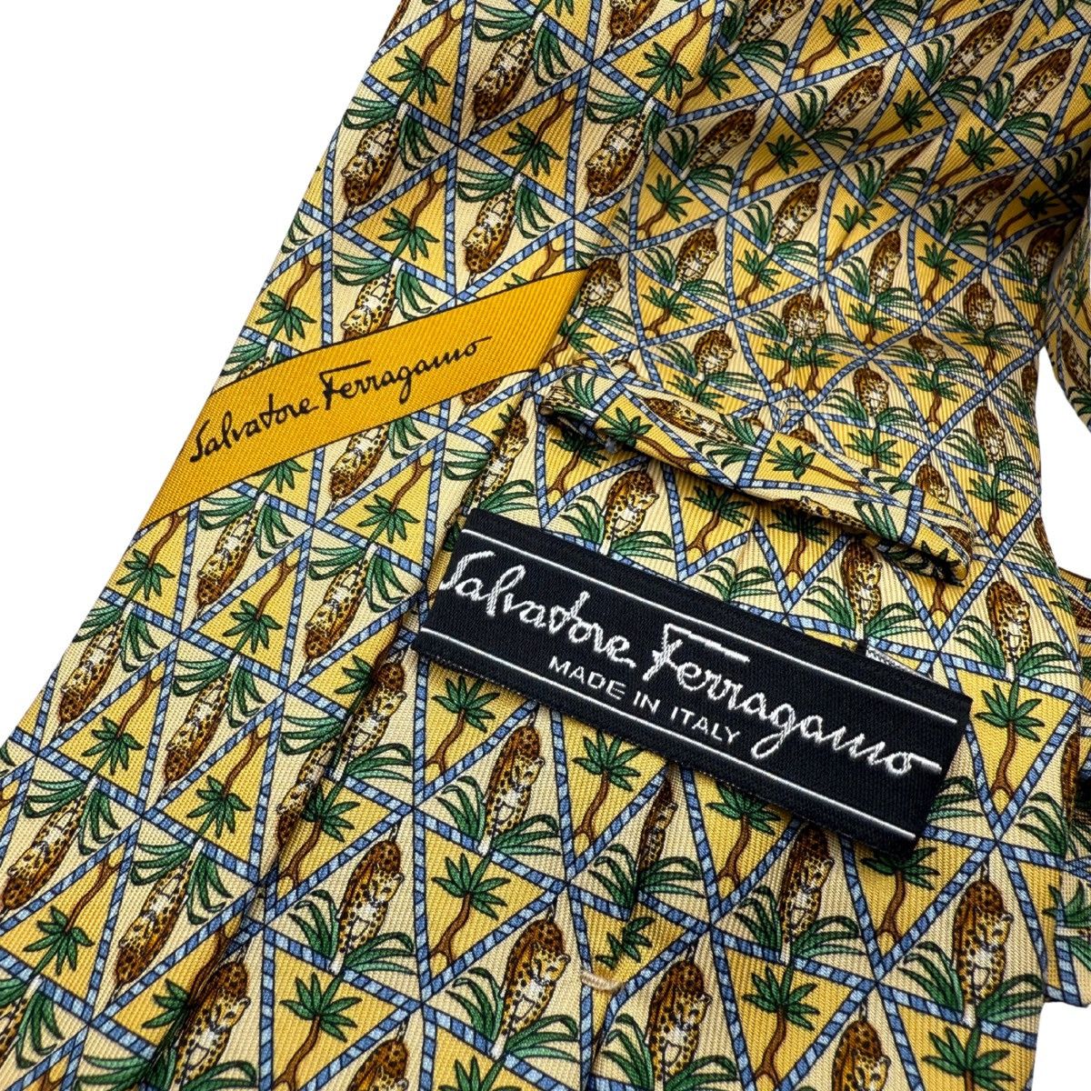 Salvatore Ferragamo Salvatore Ferragamo Silk Tie,Yellow, Made in Italy, Like New Size ONE SIZE - 4 Thumbnail