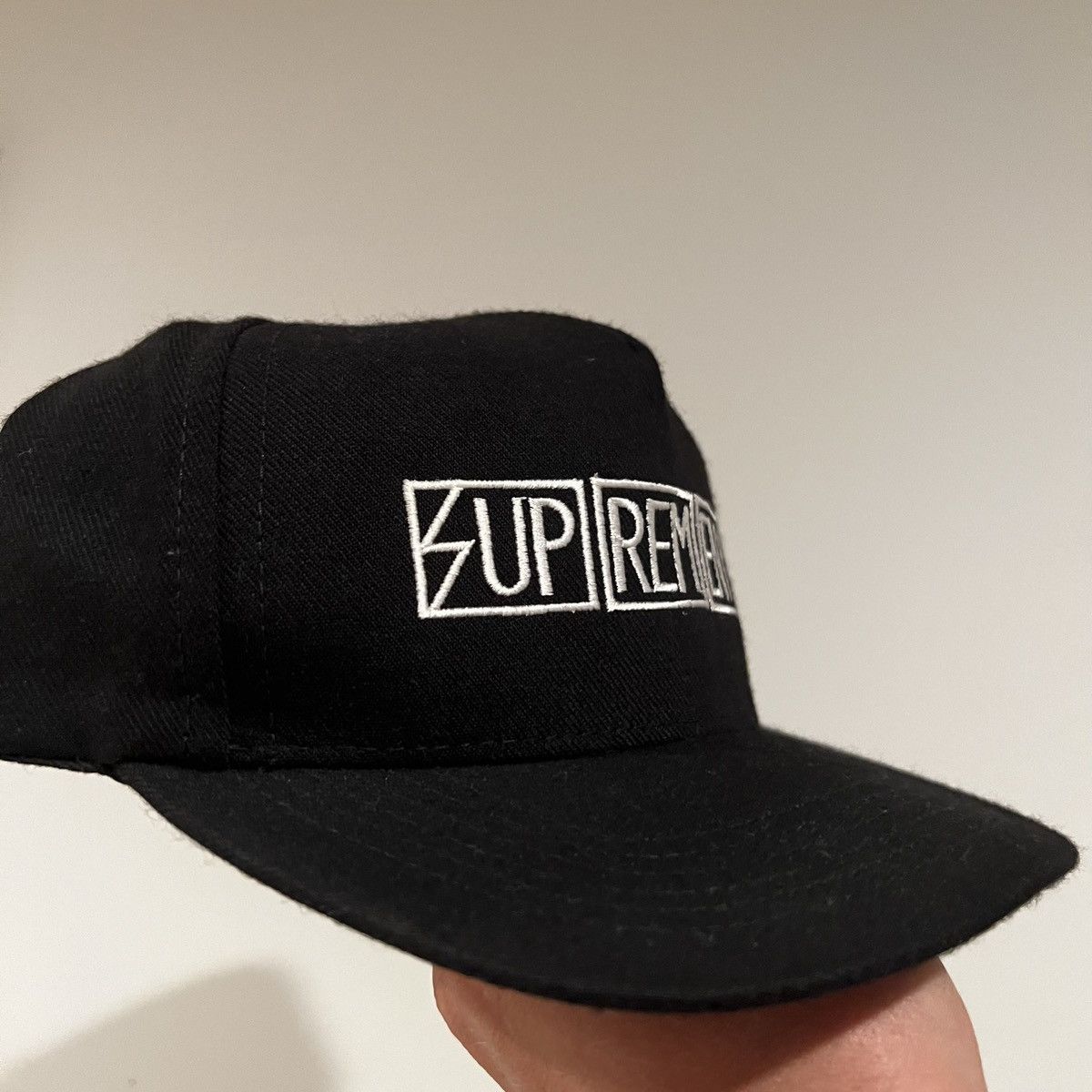 Supreme Supreme subhumans snapback logo hat Size ONE SIZE - 4 Thumbnail