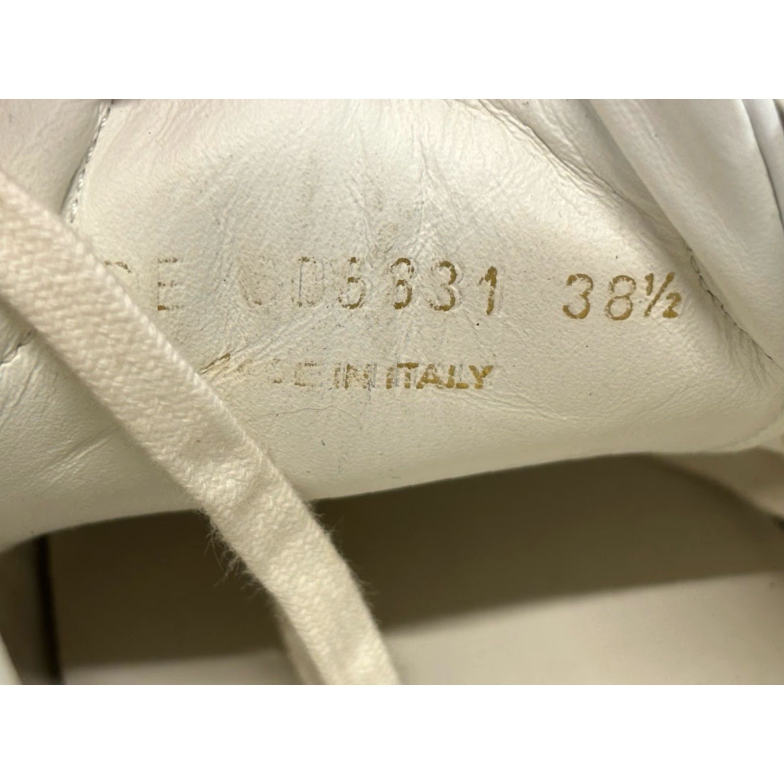 Yves Saint Laurent Vintage Saint Laurent Andy Sneakers Women’s 8 White Leather Casual Low Top Italy Size US 8 / IT 38 - 8 Thumbnail
