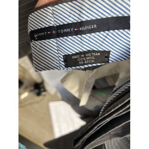 Tommy Hilfiger New TOMMY HILFIGER 100% WOOL Full SUIT 46R Size 46R - 5 Thumbnail