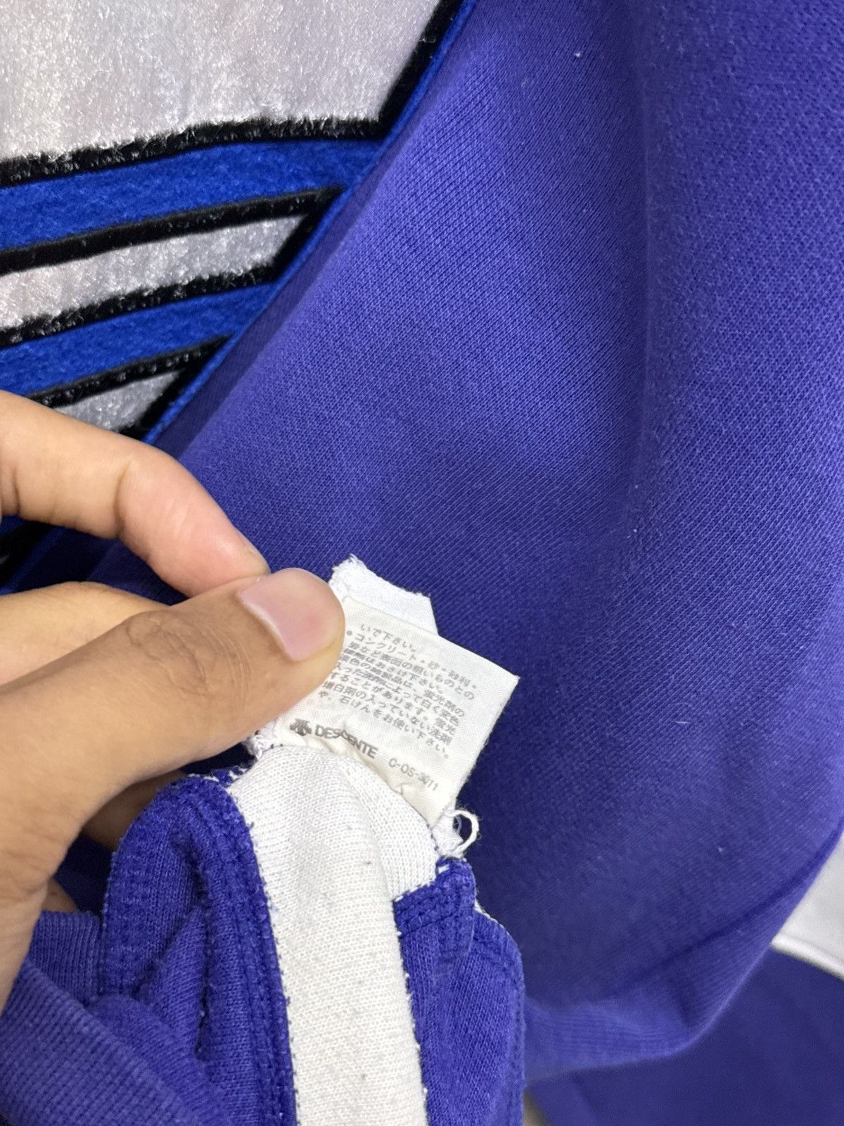 Adidas Vintage 90s Adidas Embroidered Logo Distressed Hoodie Size US L / EU 52-54 / 3 - 9 Thumbnail
