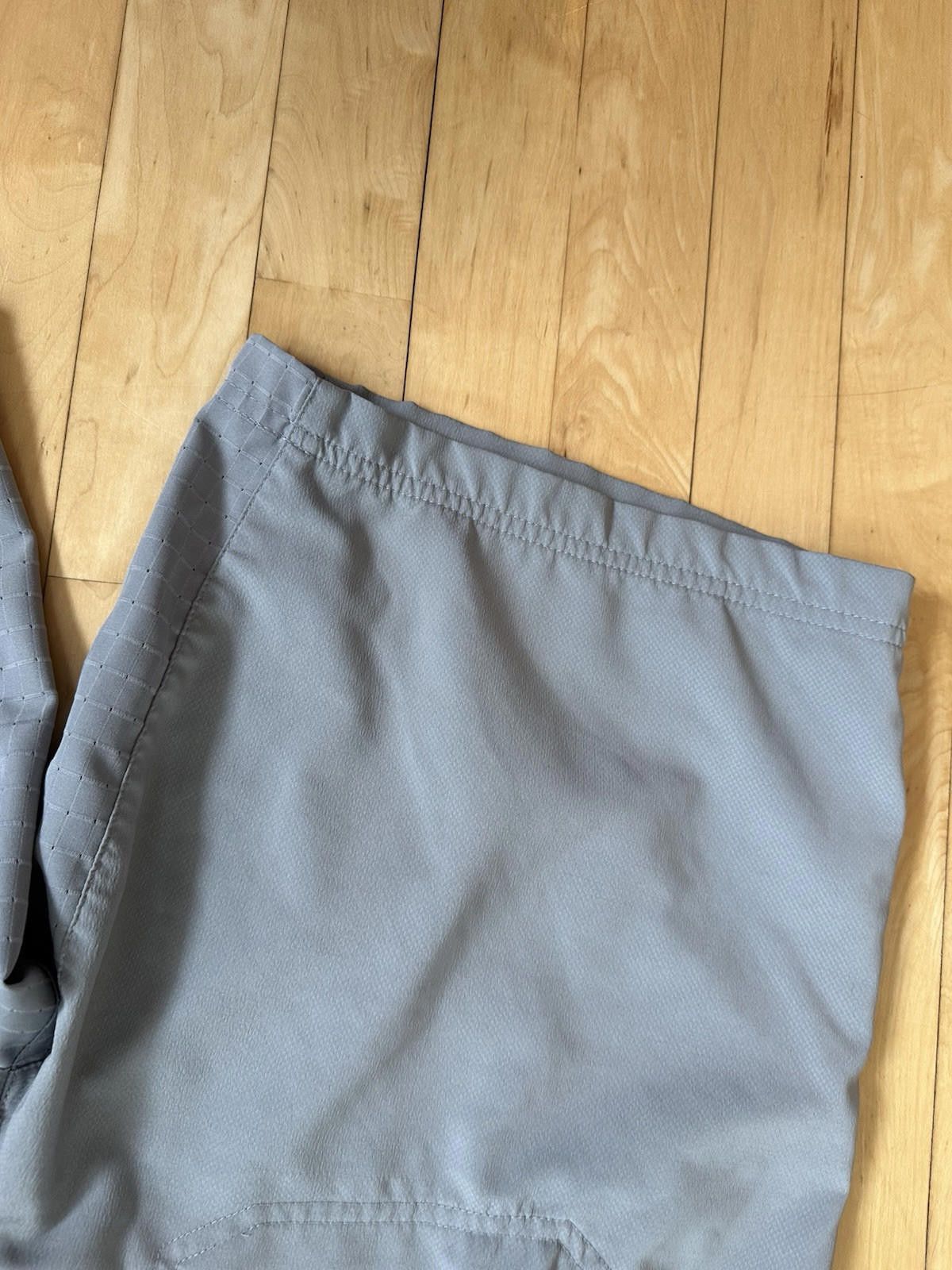 Under Armour Under Armour Shorts Mens 34 Gray Golf Loose Heatgear Size US 34 / EU 50 - 11 Thumbnail