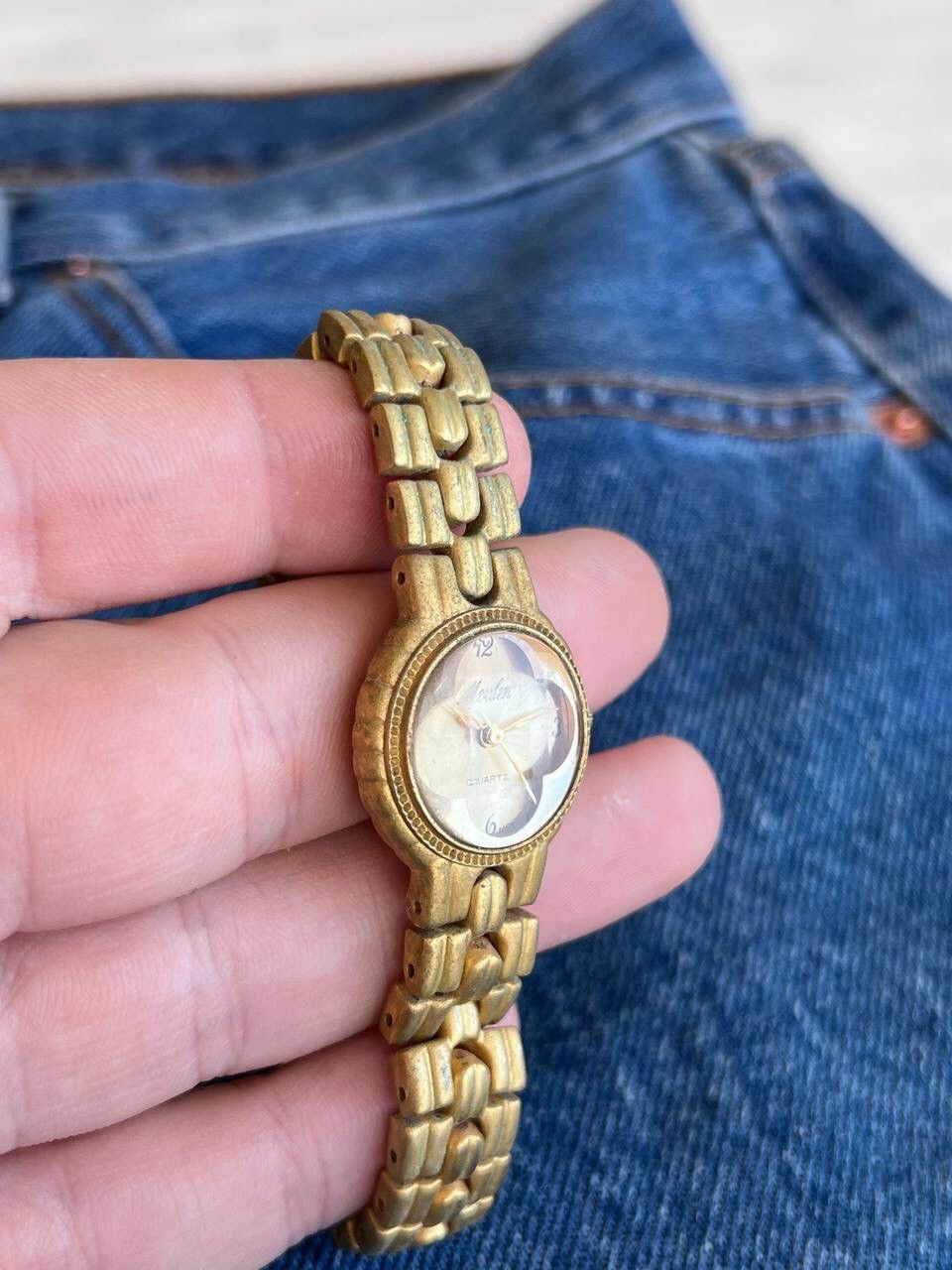 Japanese Brand × Vintage Vintage Gold Tone Japanese style futuristic Watch Retro 00s Size ONE SIZE - 3 Thumbnail