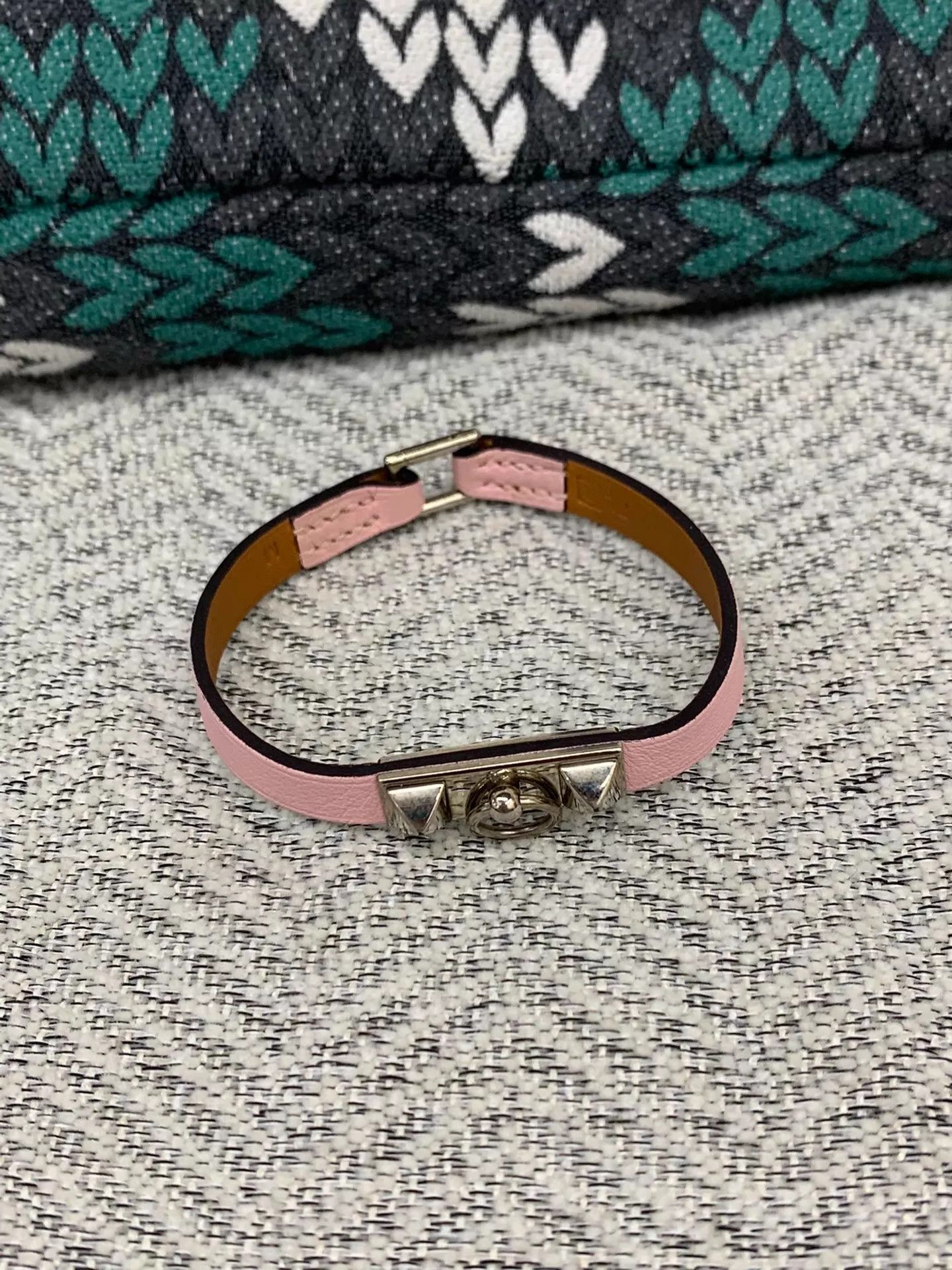 Hermes Hermes Pink Bracelet M 99New Size ONE SIZE - 1 Thumbnail