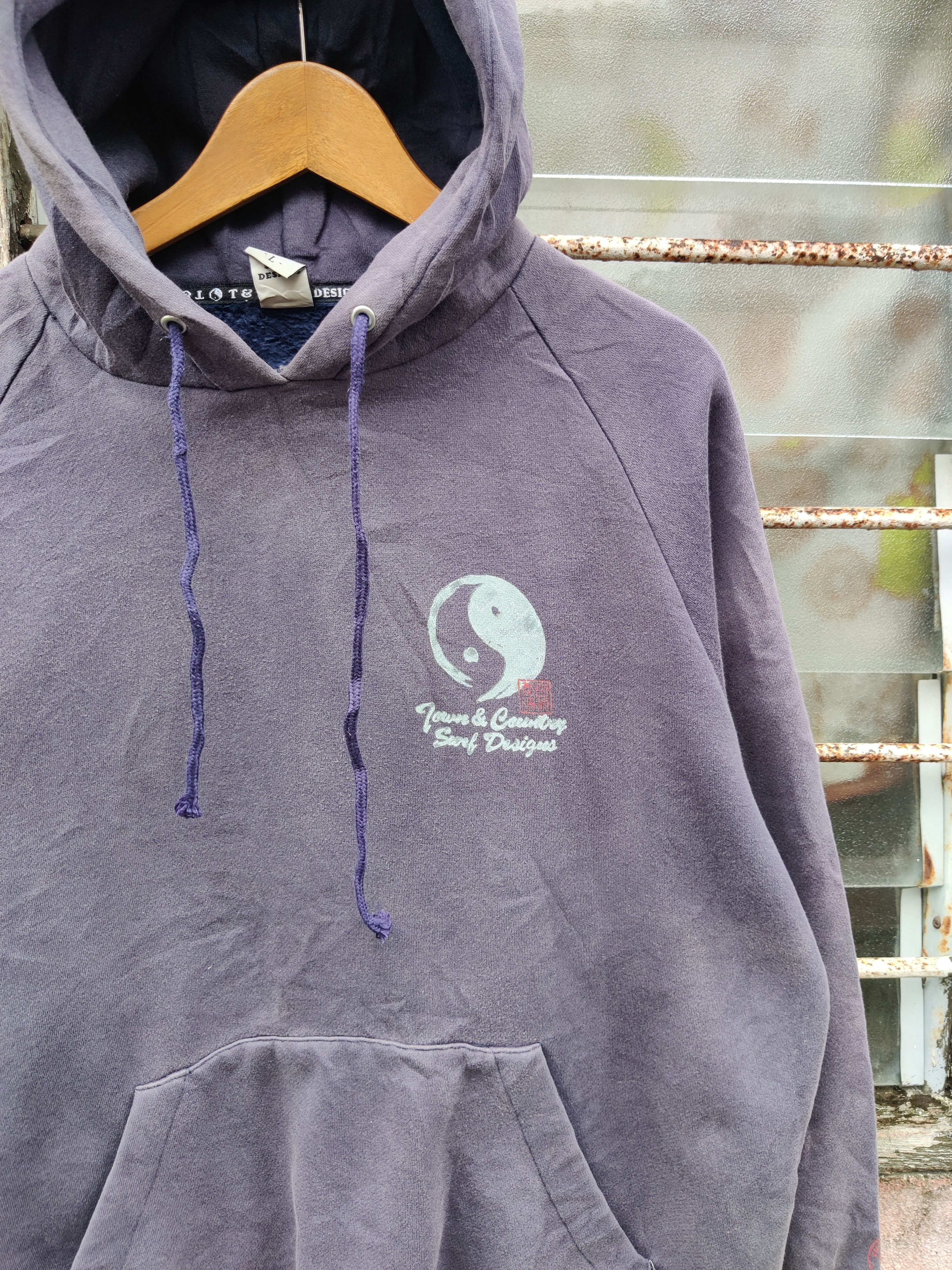 Japanese Brand Vintage Sun Faded Town And Country T&C Surf Design Shirt Size US L / EU 52-54 / 3 - 5 Thumbnail